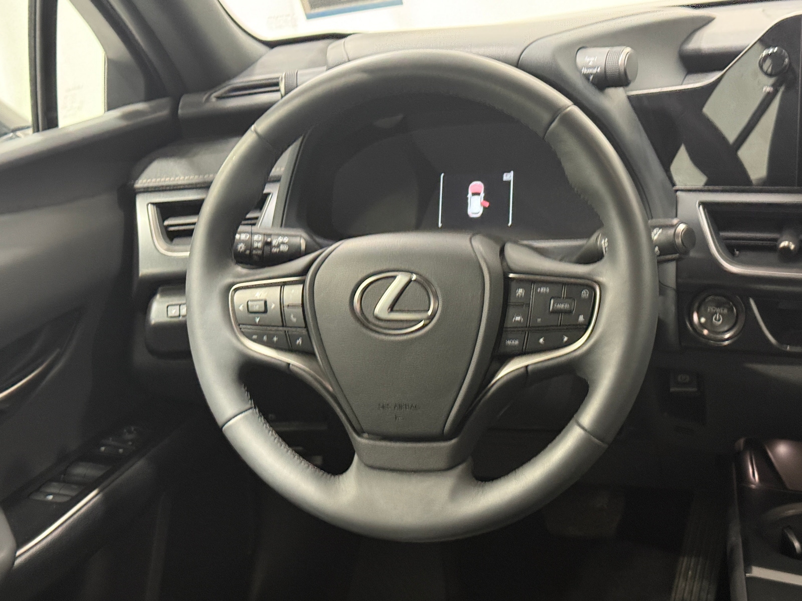 Thumbnail: 2025 Lexus UX - 4