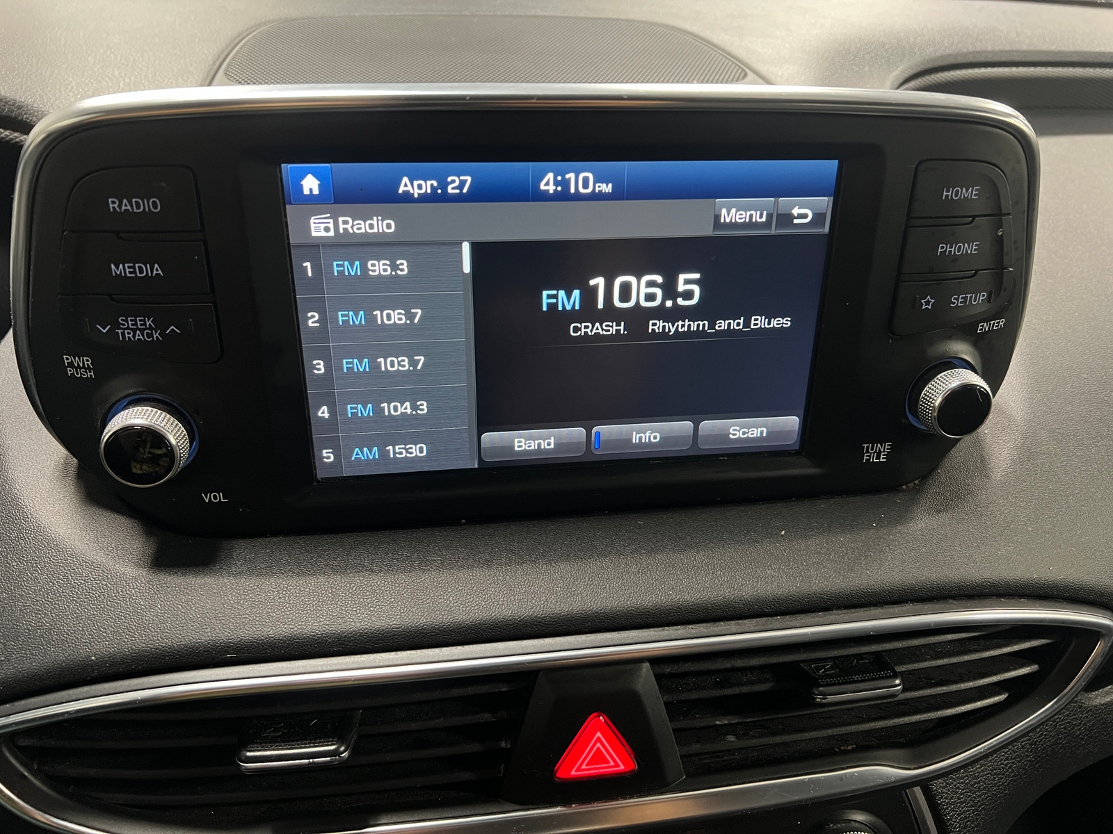 Thumbnail: 2020 Hyundai Santa Fe - 4