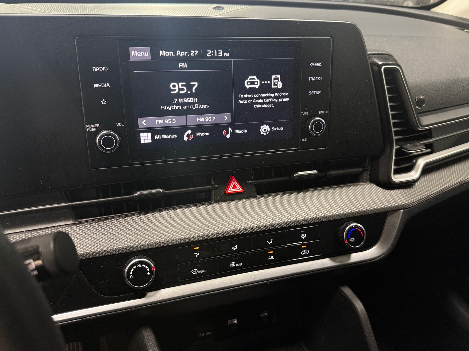 Thumbnail: 2023 Kia Sportage - 4