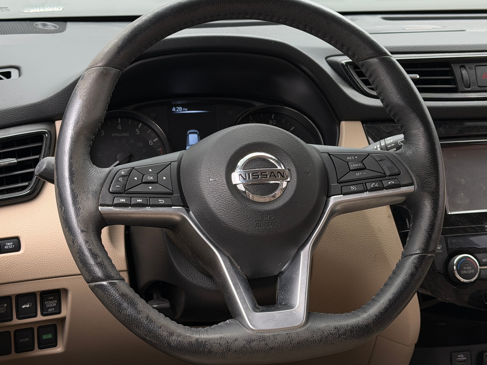Thumbnail: 2017 Nissan Rogue - 4