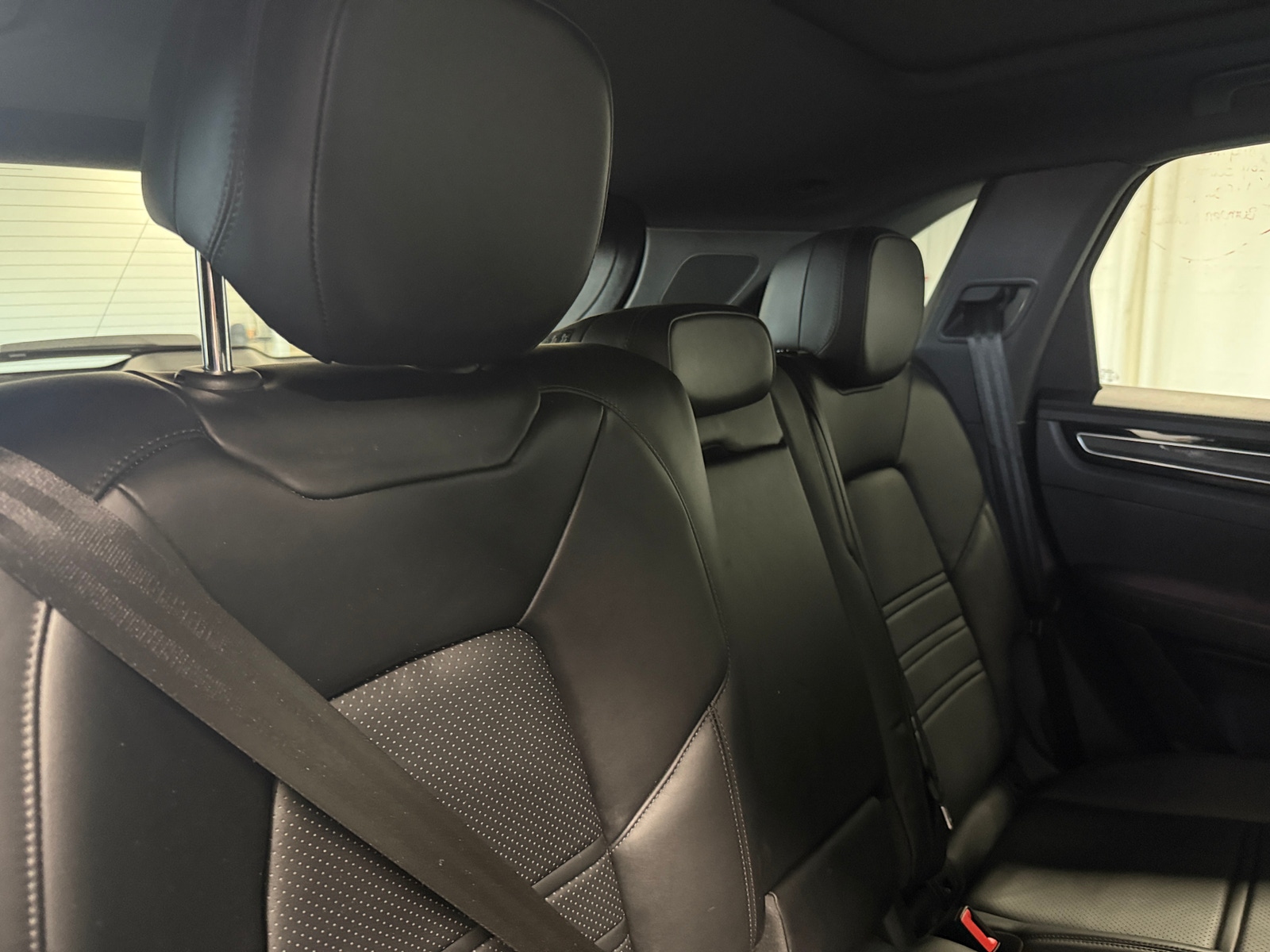 Thumbnail: 2020 Porsche Cayenne - 6