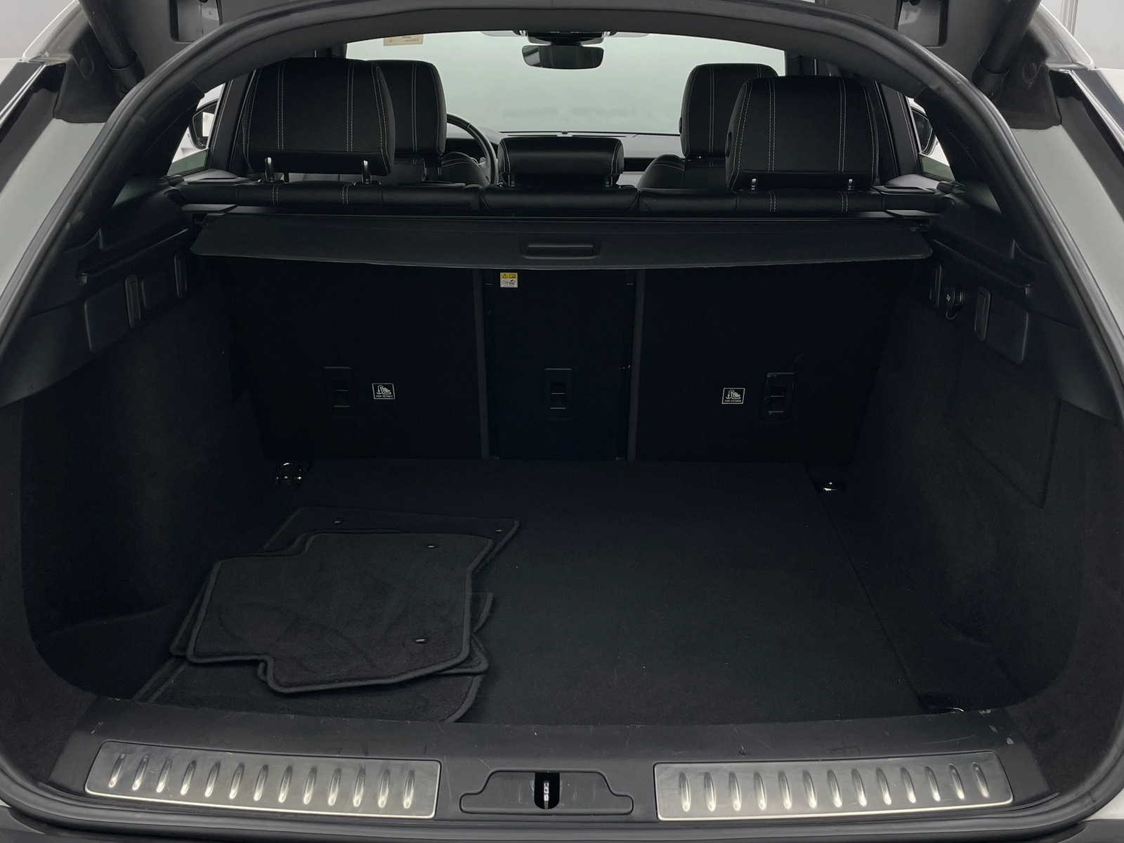 Thumbnail: 2019 Land Rover Range Rover Velar - 6