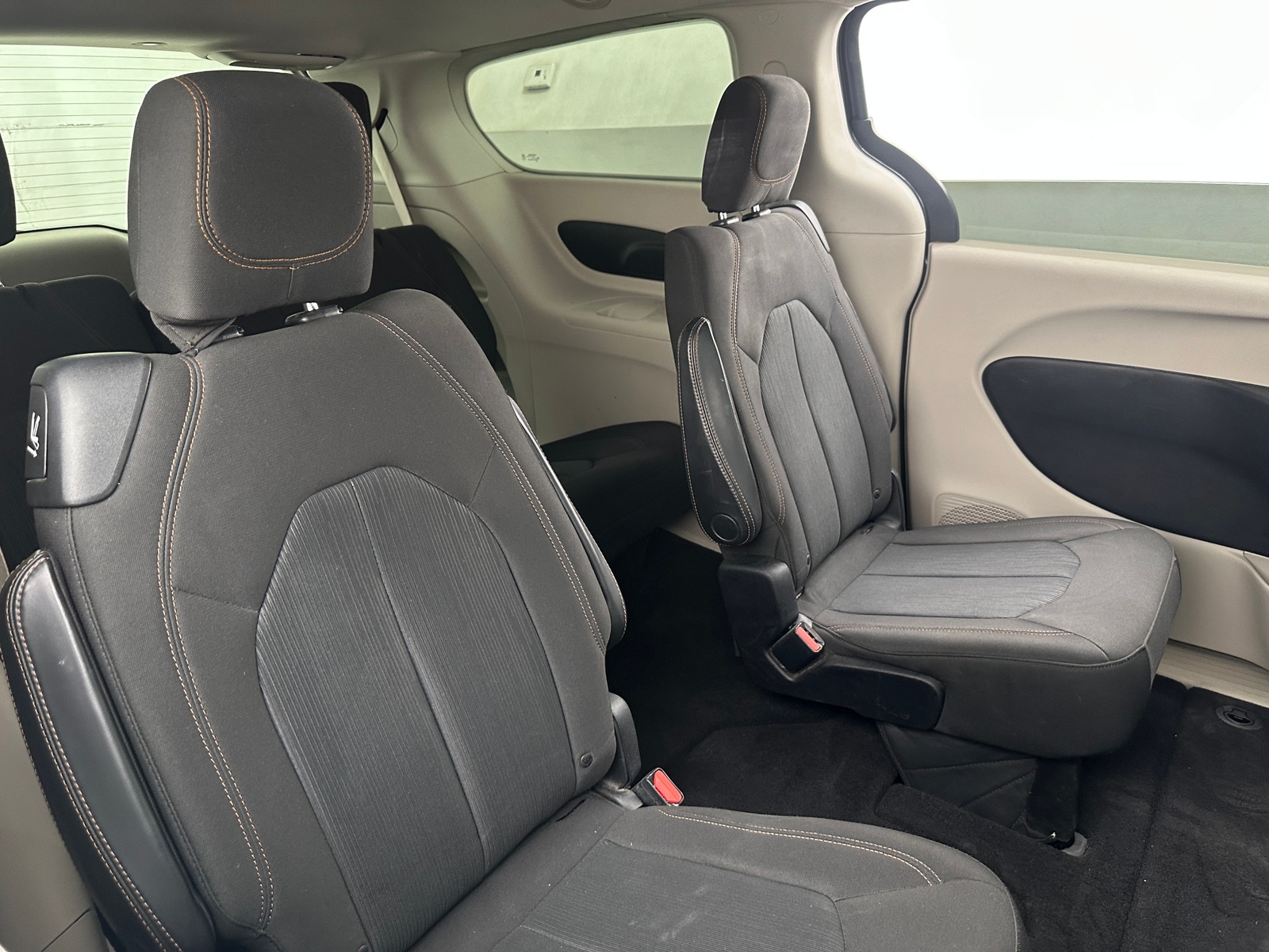 Thumbnail: 2017 Chrysler Pacifica - 6