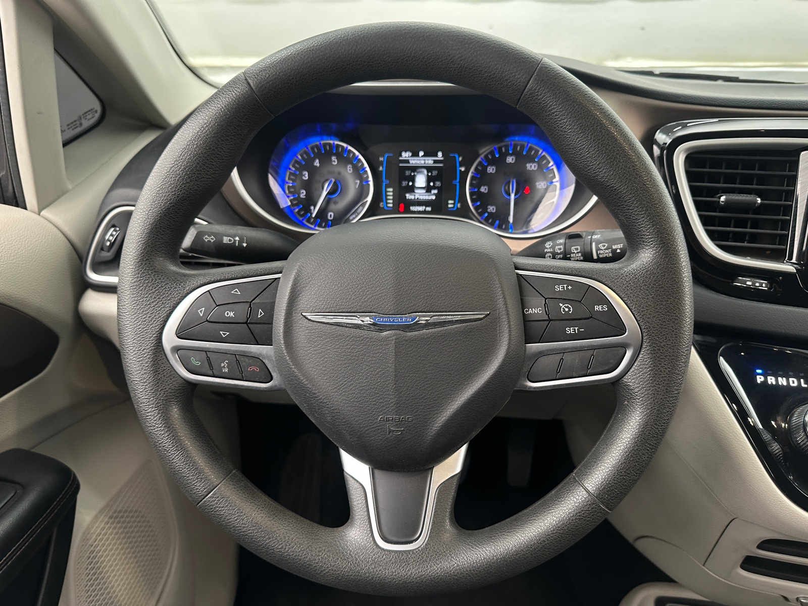 Thumbnail: 2017 Chrysler Pacifica - 5