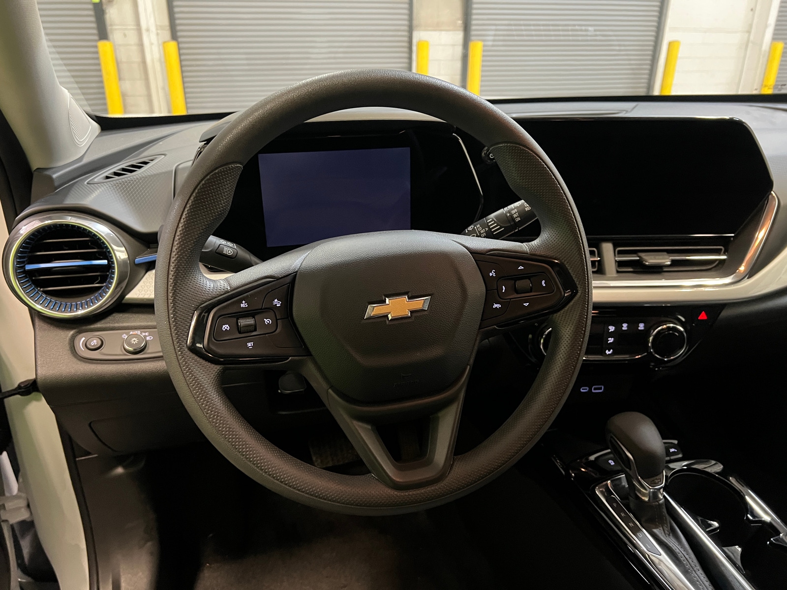 Thumbnail: 2025 Chevrolet Trax - 5