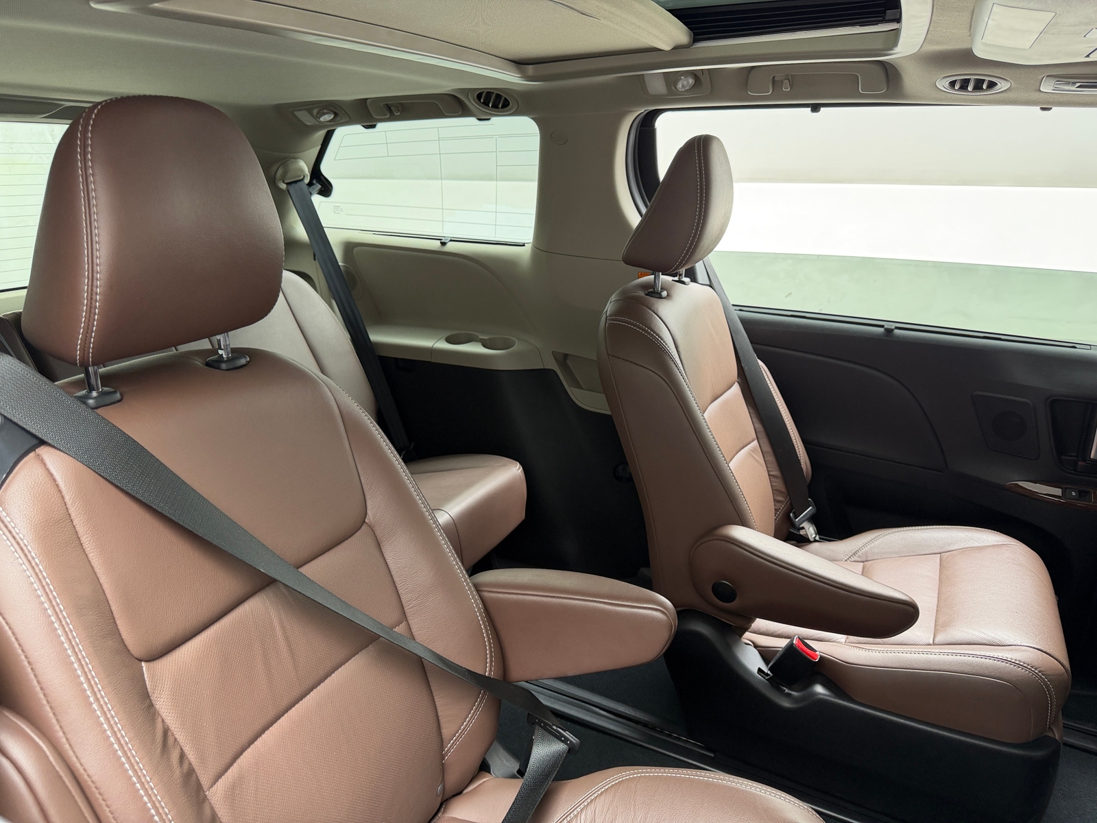 Thumbnail: 2019 Toyota Sienna - 5