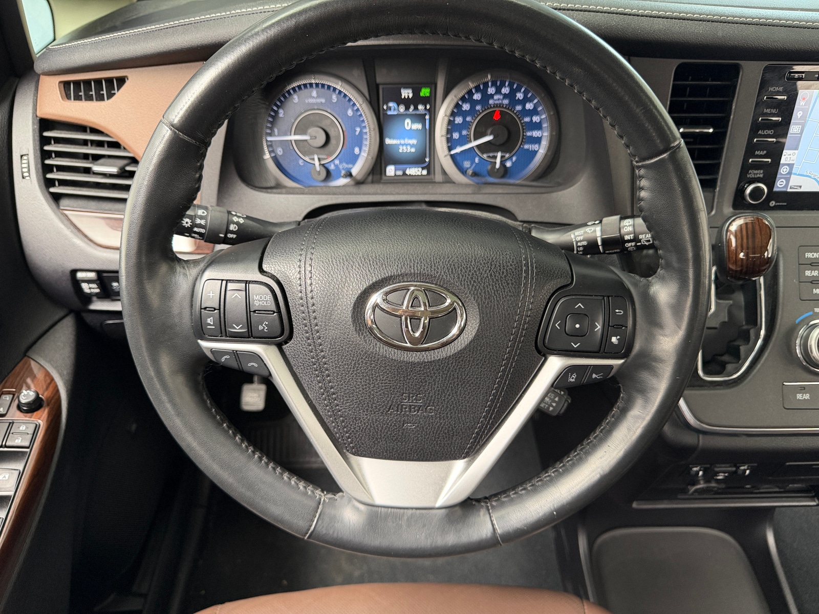 Thumbnail: 2019 Toyota Sienna - 4