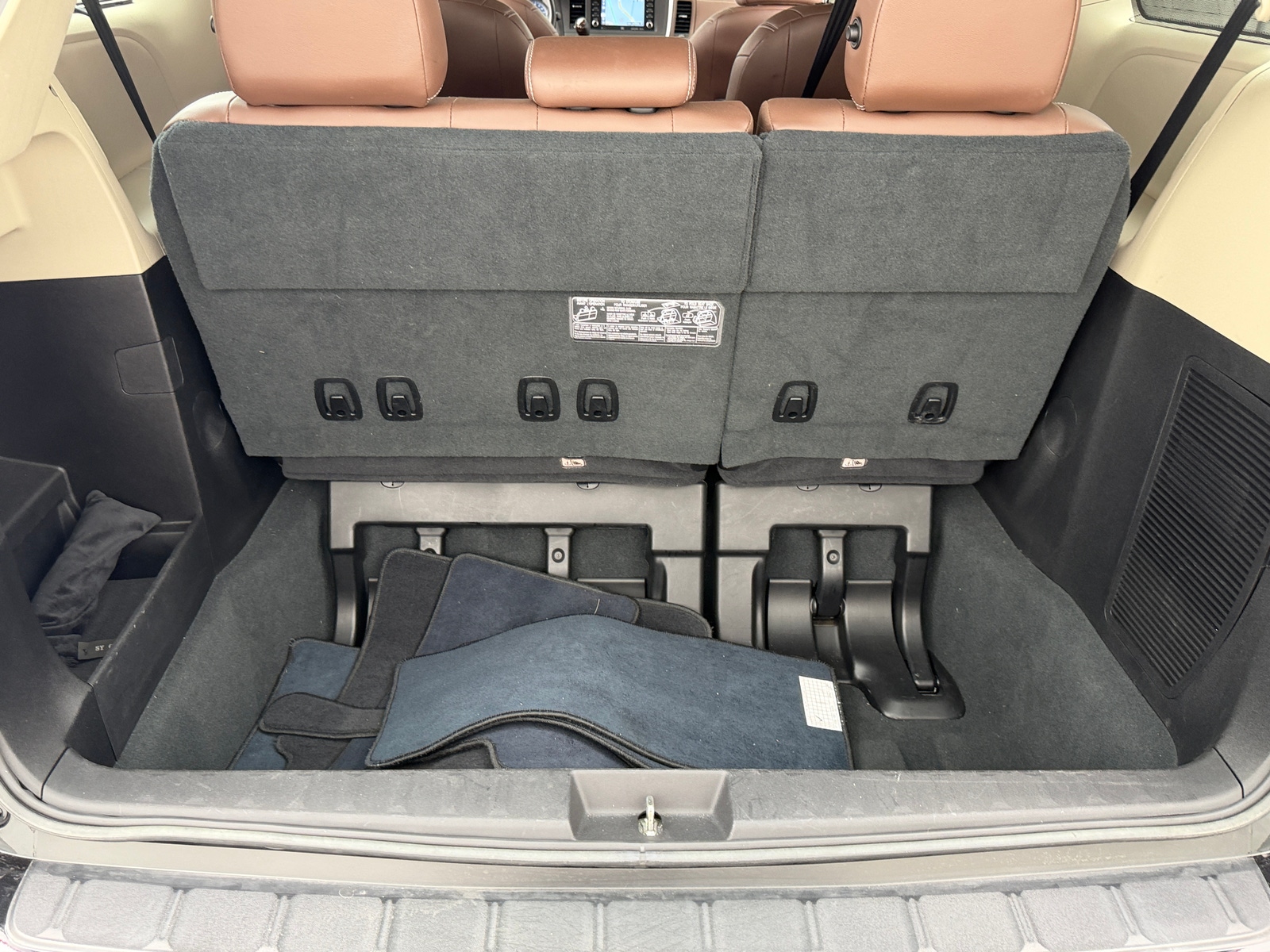 Thumbnail: 2019 Toyota Sienna - 6
