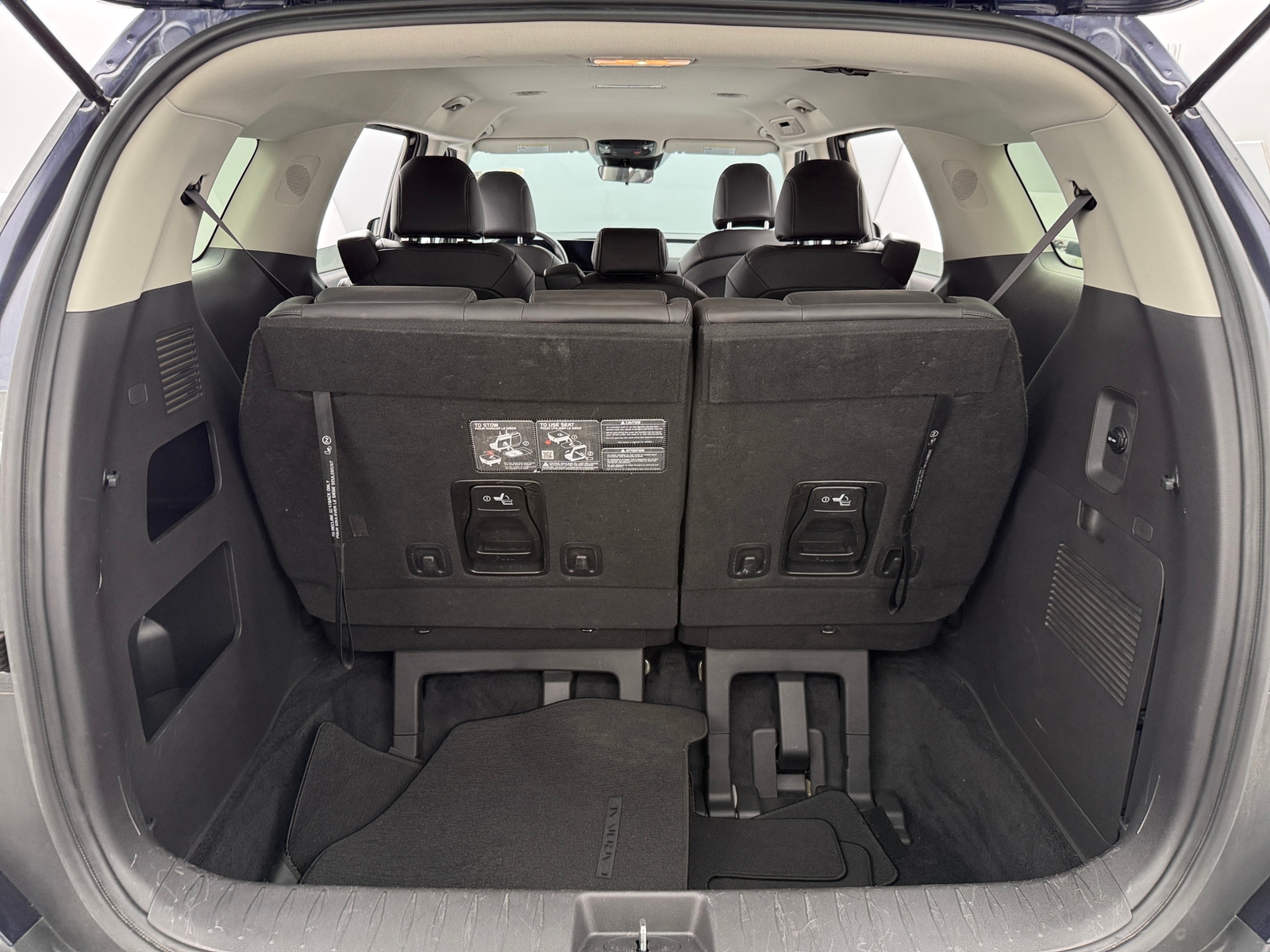 Thumbnail: 2025 Kia Carnival - 6