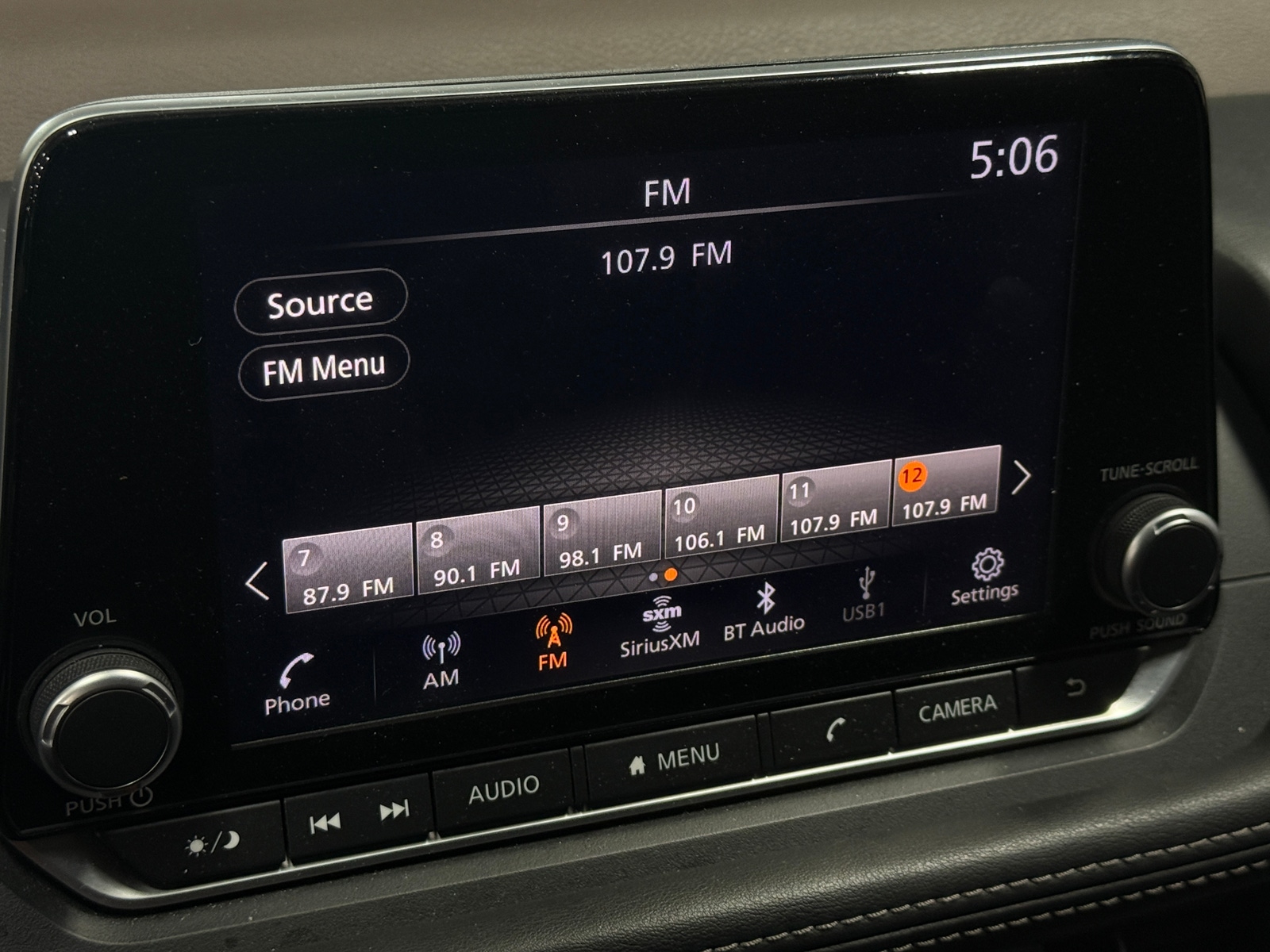 Thumbnail: 2023 Nissan Rogue - 4