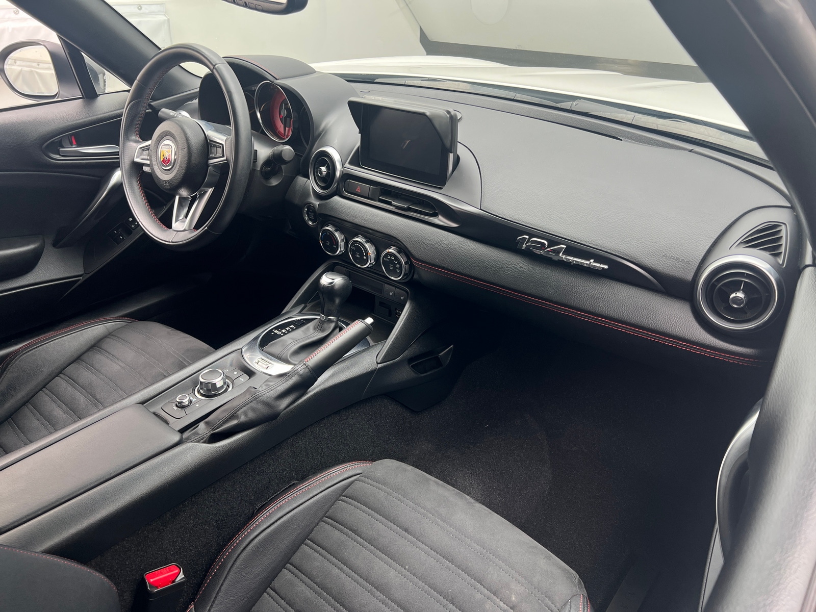 Thumbnail: 2018 Fiat 124 Spider - 2