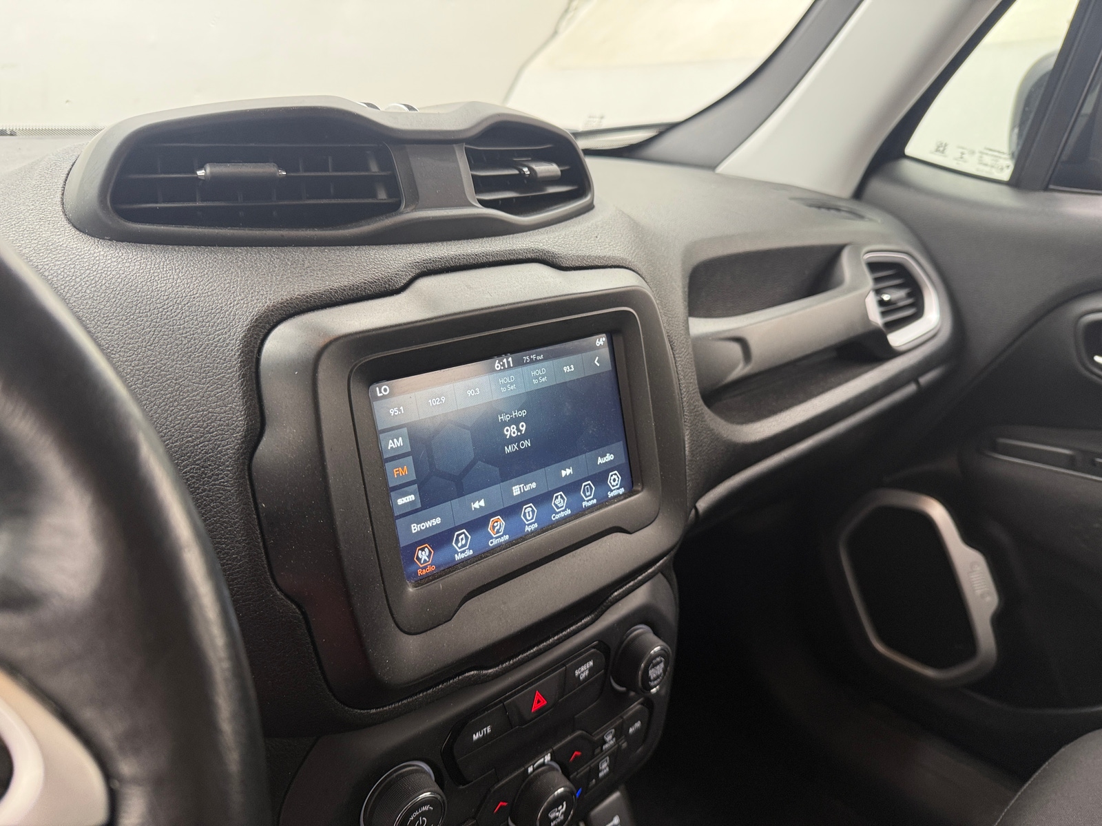 Thumbnail: 2020 Jeep Renegade - 4