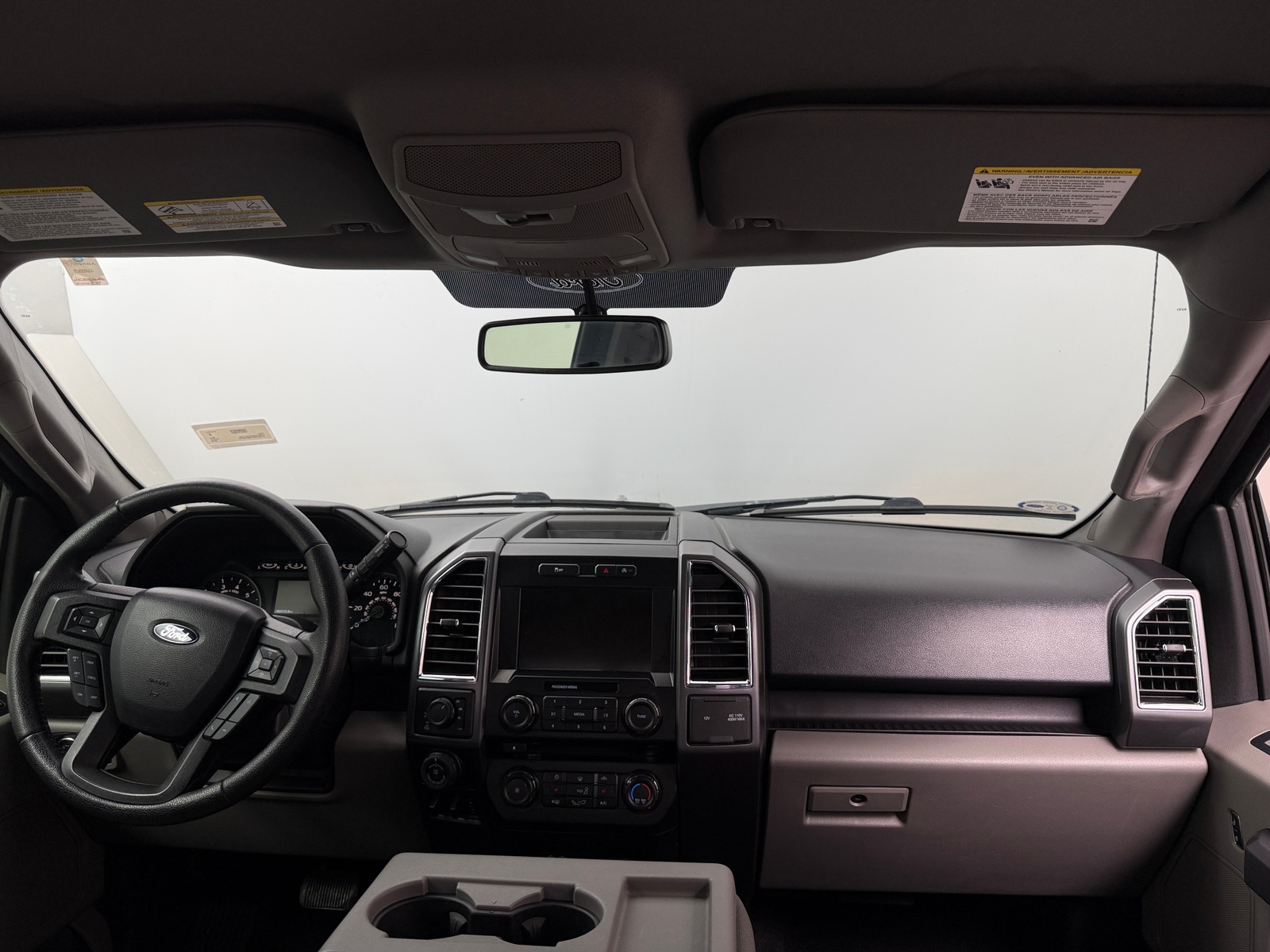 Thumbnail: 2016 Ford Econoline - 3