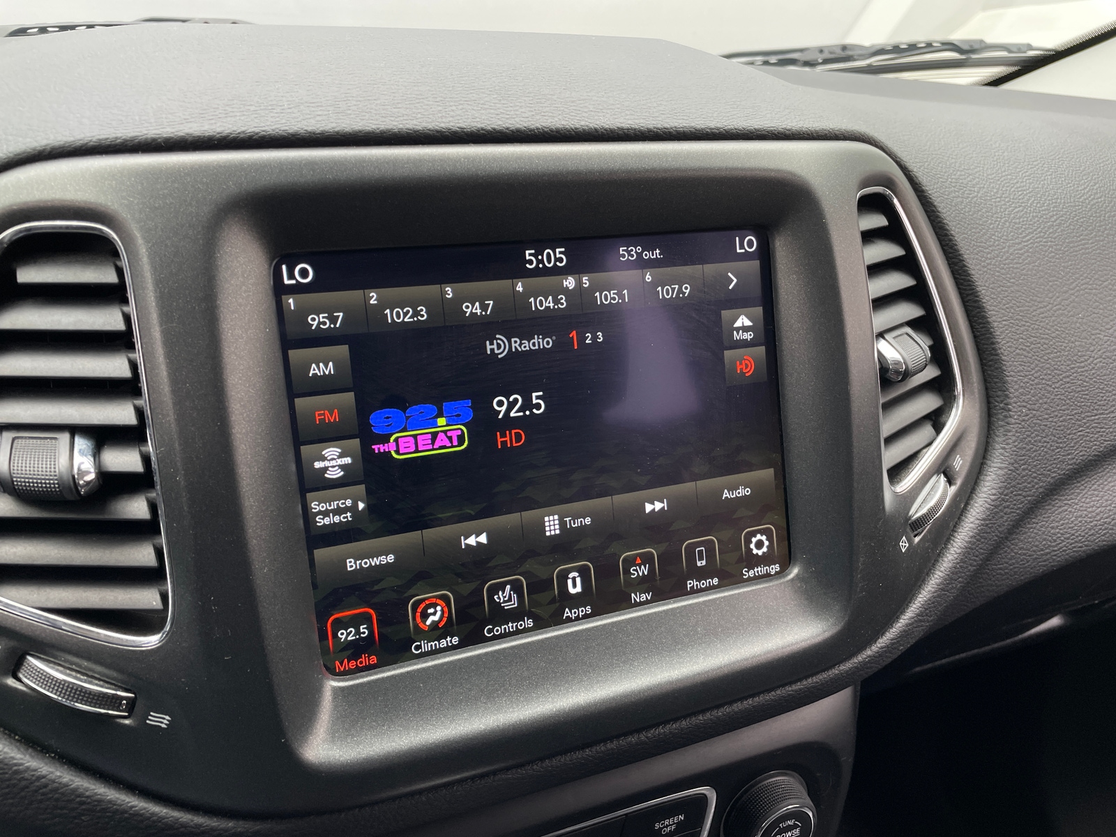 Thumbnail: 2021 Jeep Compass - 3