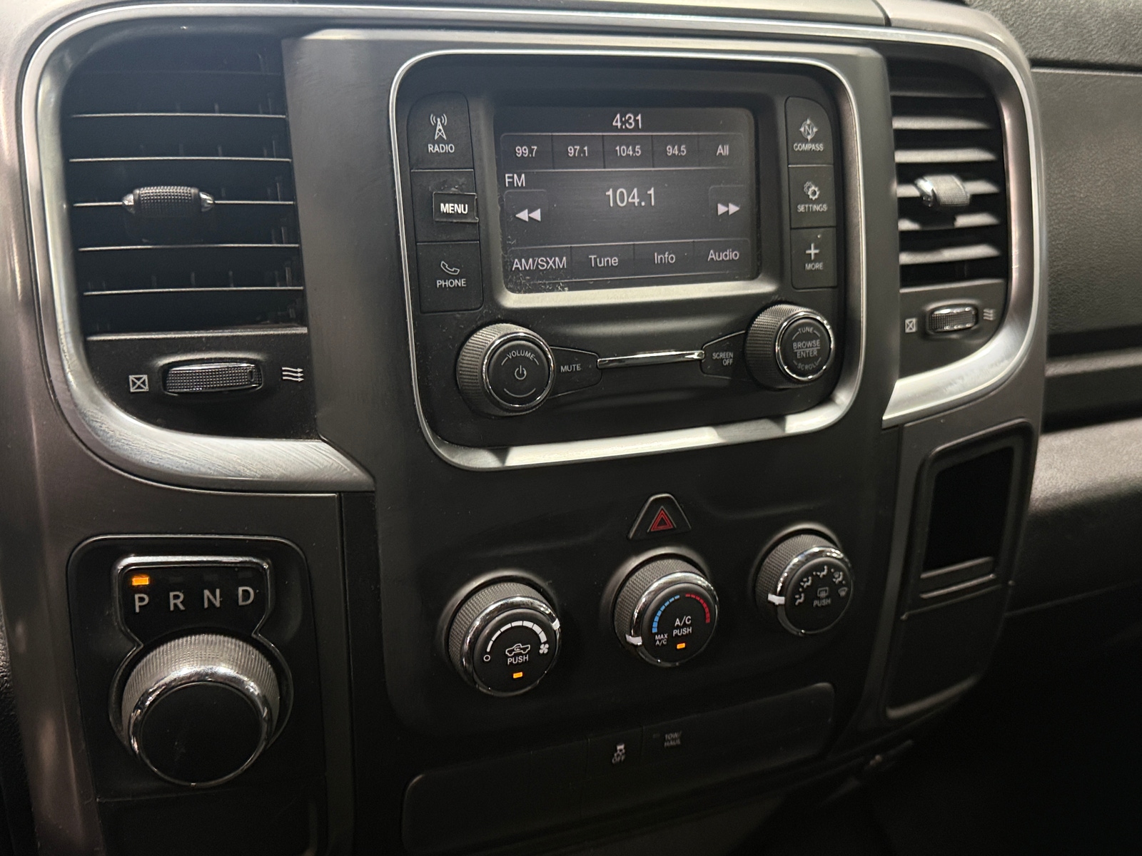 Thumbnail: 2021 RAM 1500 Classic - 4