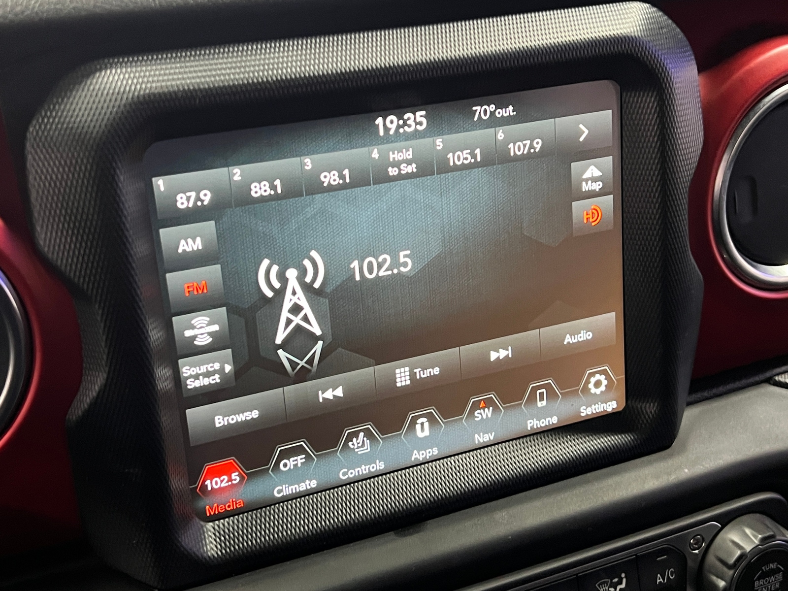 Thumbnail: 2023 Jeep Gladiator - 4