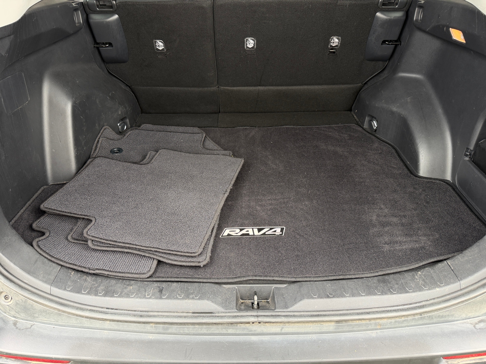 Thumbnail: 2019 Toyota RAV4 - 7