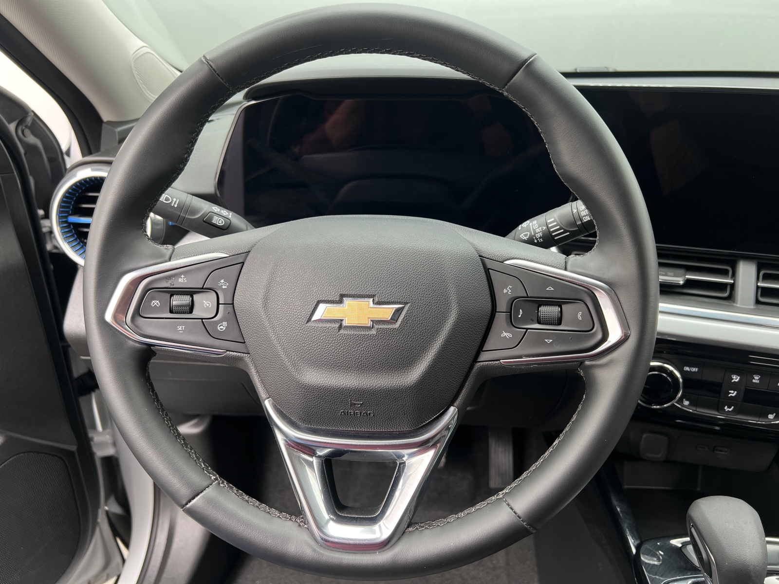 Thumbnail: 2025 Chevrolet Trax - 5