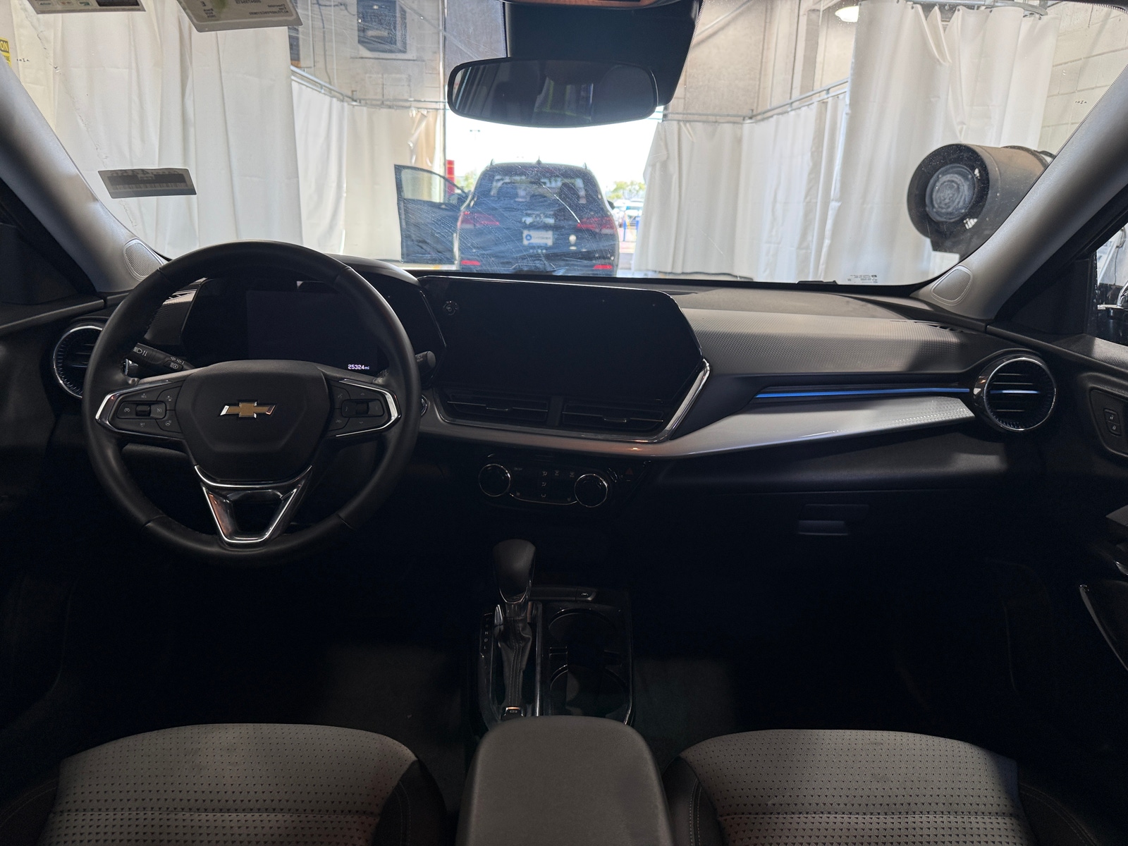 Thumbnail: 2025 Chevrolet Trax - 3