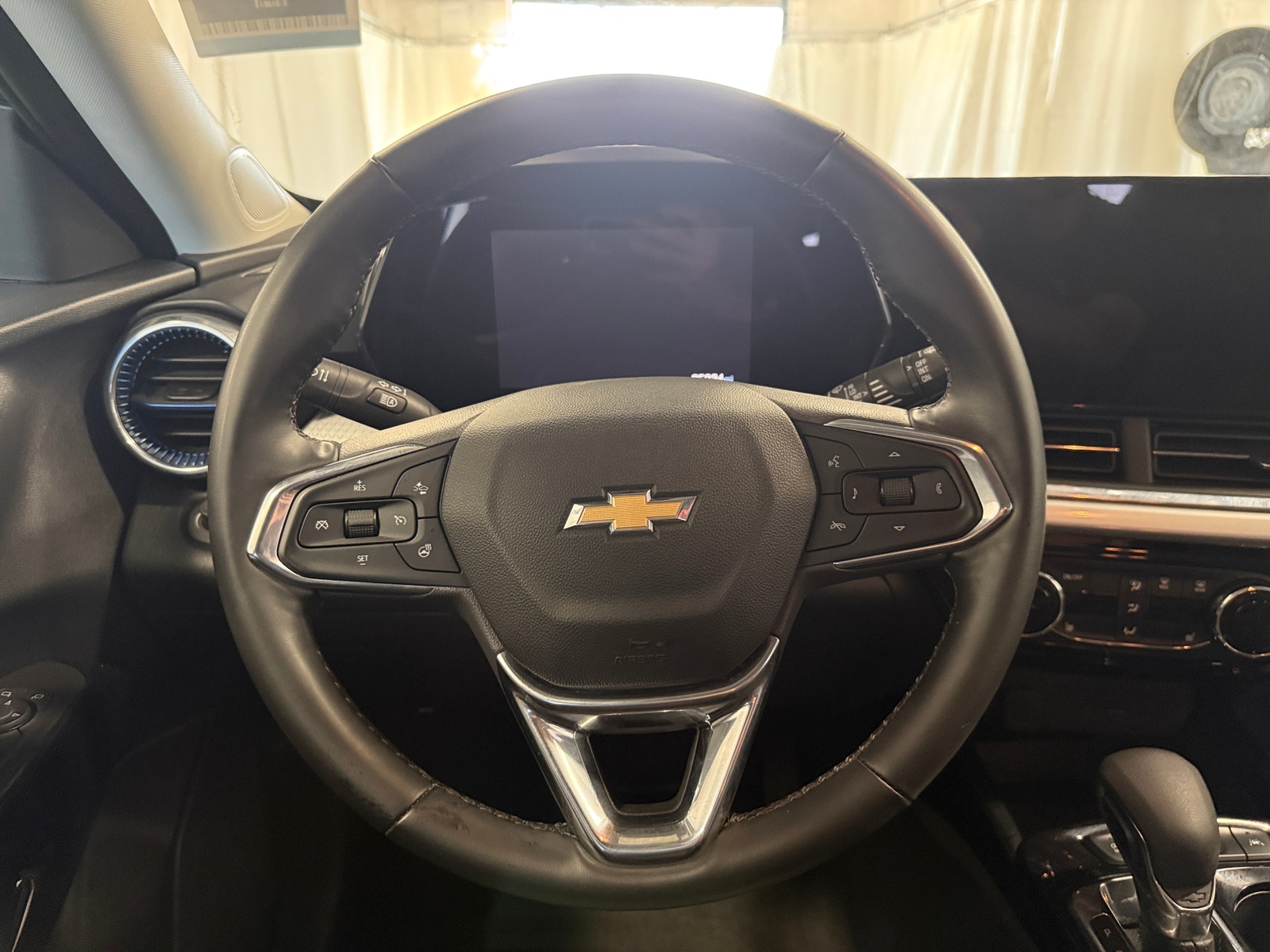 Thumbnail: 2025 Chevrolet Trax - 5