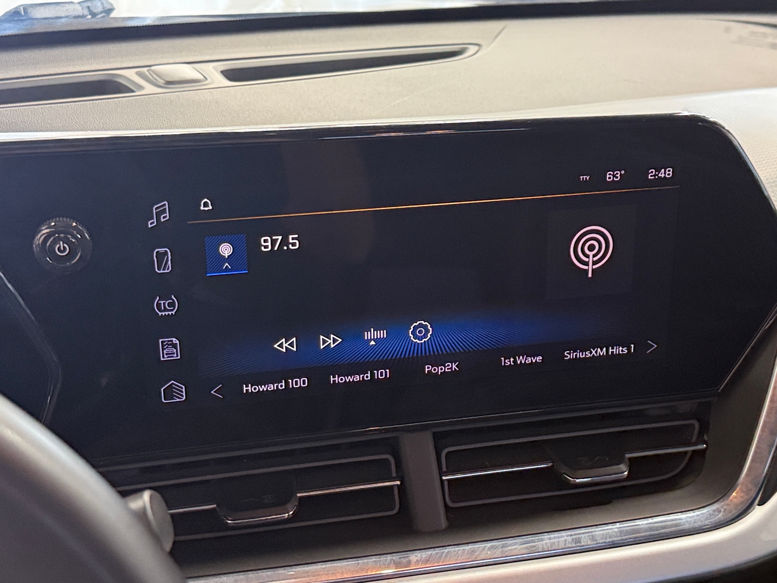 Thumbnail: 2025 Chevrolet Trax - 4