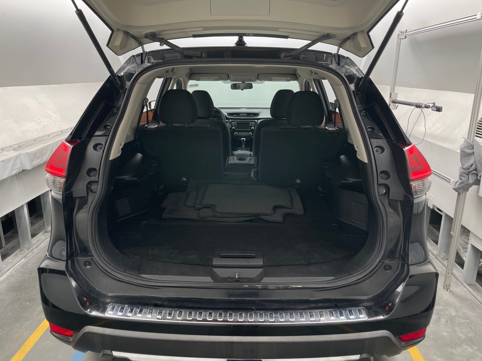 Thumbnail: 2018 Nissan Rogue - 7