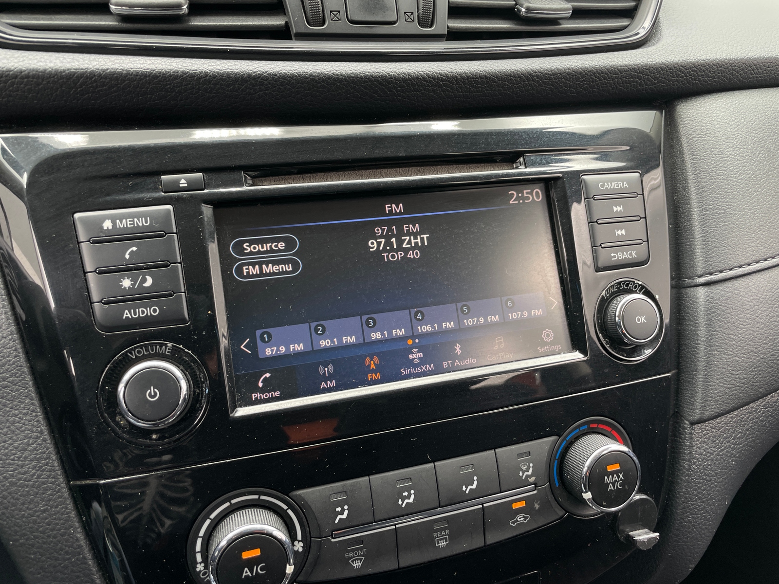 Thumbnail: 2018 Nissan Rogue - 4