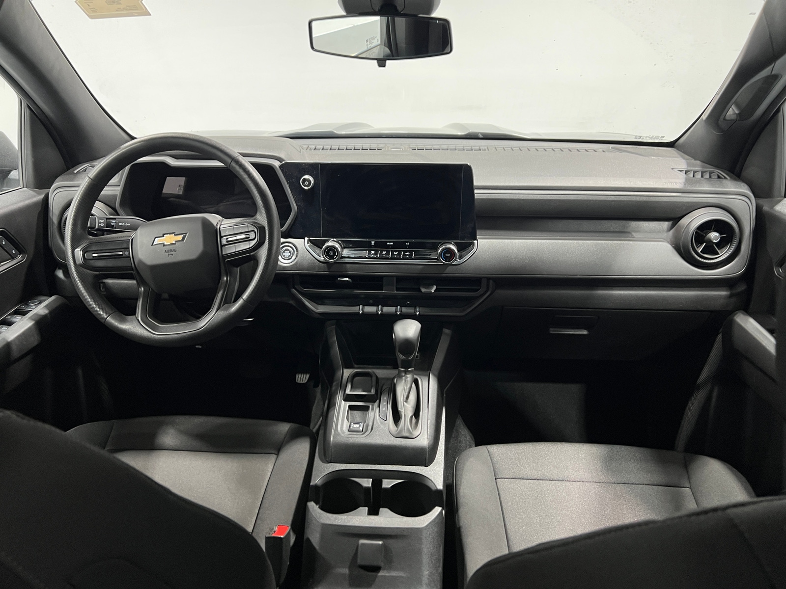 Thumbnail: 2024 Chevrolet Colorado - 3