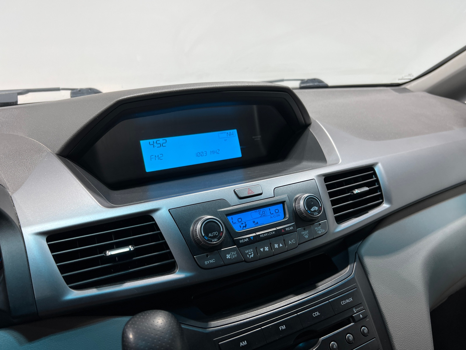 Thumbnail: 2011 Honda Odyssey - 4