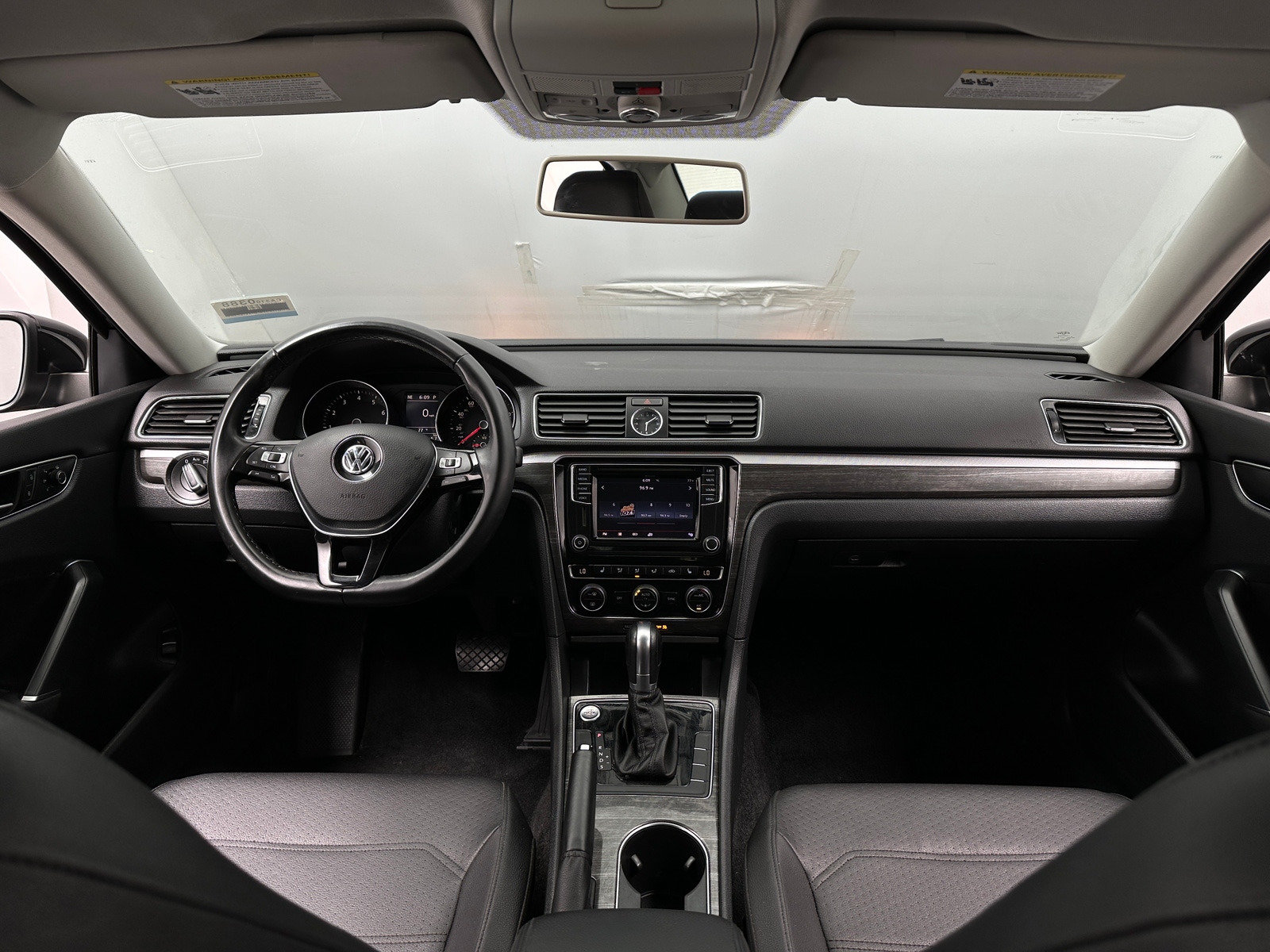 Thumbnail: 2017 Volkswagen Passat - 3