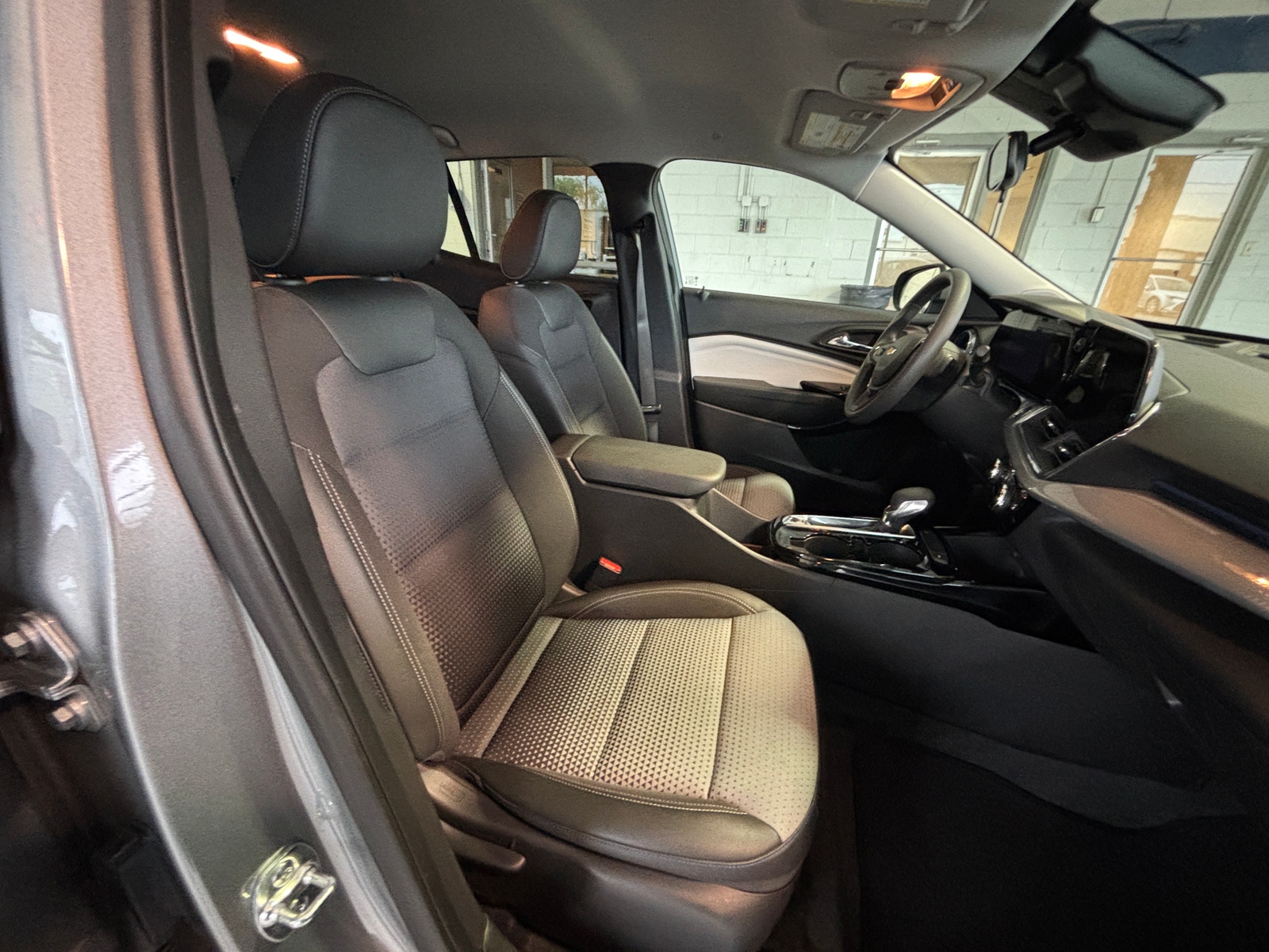 Thumbnail: 2025 Chevrolet Trax - 2