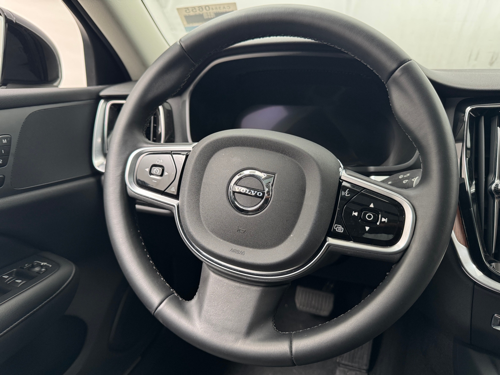 Thumbnail: 2024 Volvo S60 - 4