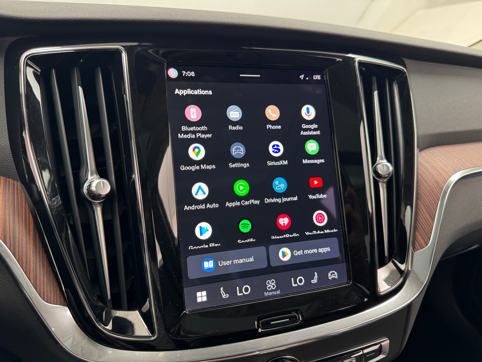 Thumbnail: 2024 Volvo S60 - 3