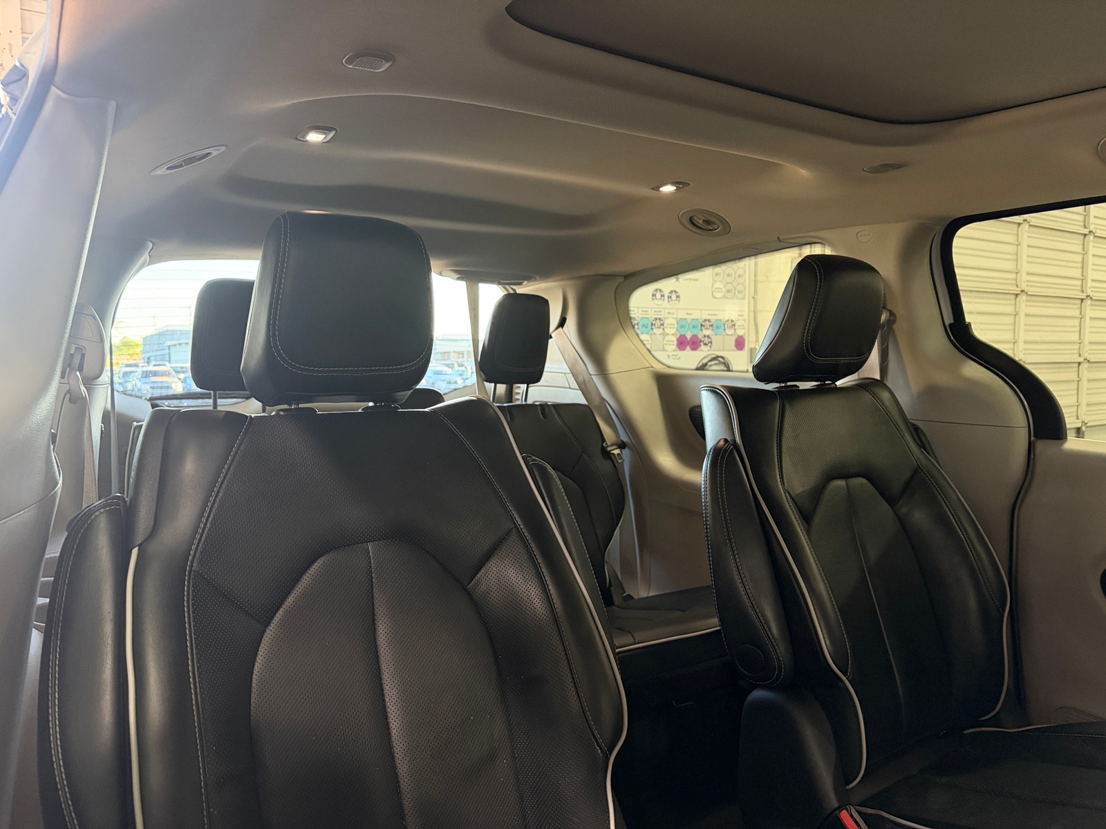 Thumbnail: 2023 Chrysler Pacifica - 5