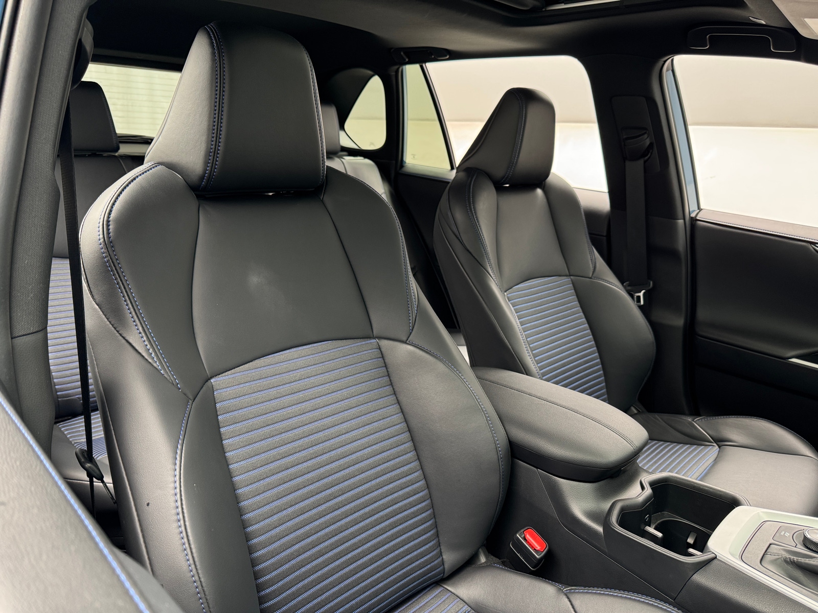 Thumbnail: 2025 Toyota RAV4 - 2