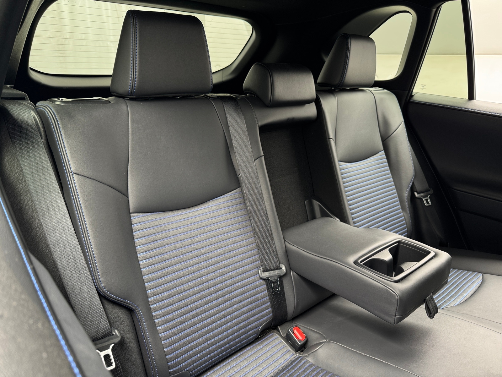 Thumbnail: 2025 Toyota RAV4 - 6