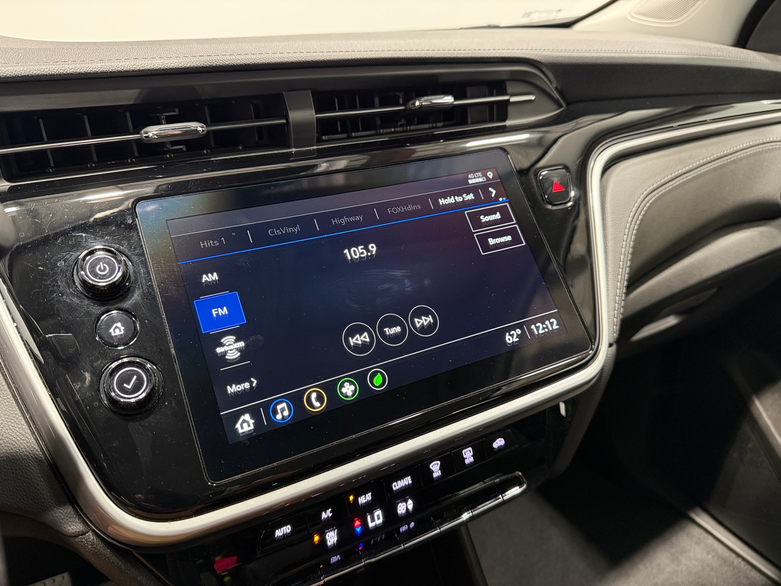 Thumbnail: 2023 Chevrolet Bolt EUV - 4
