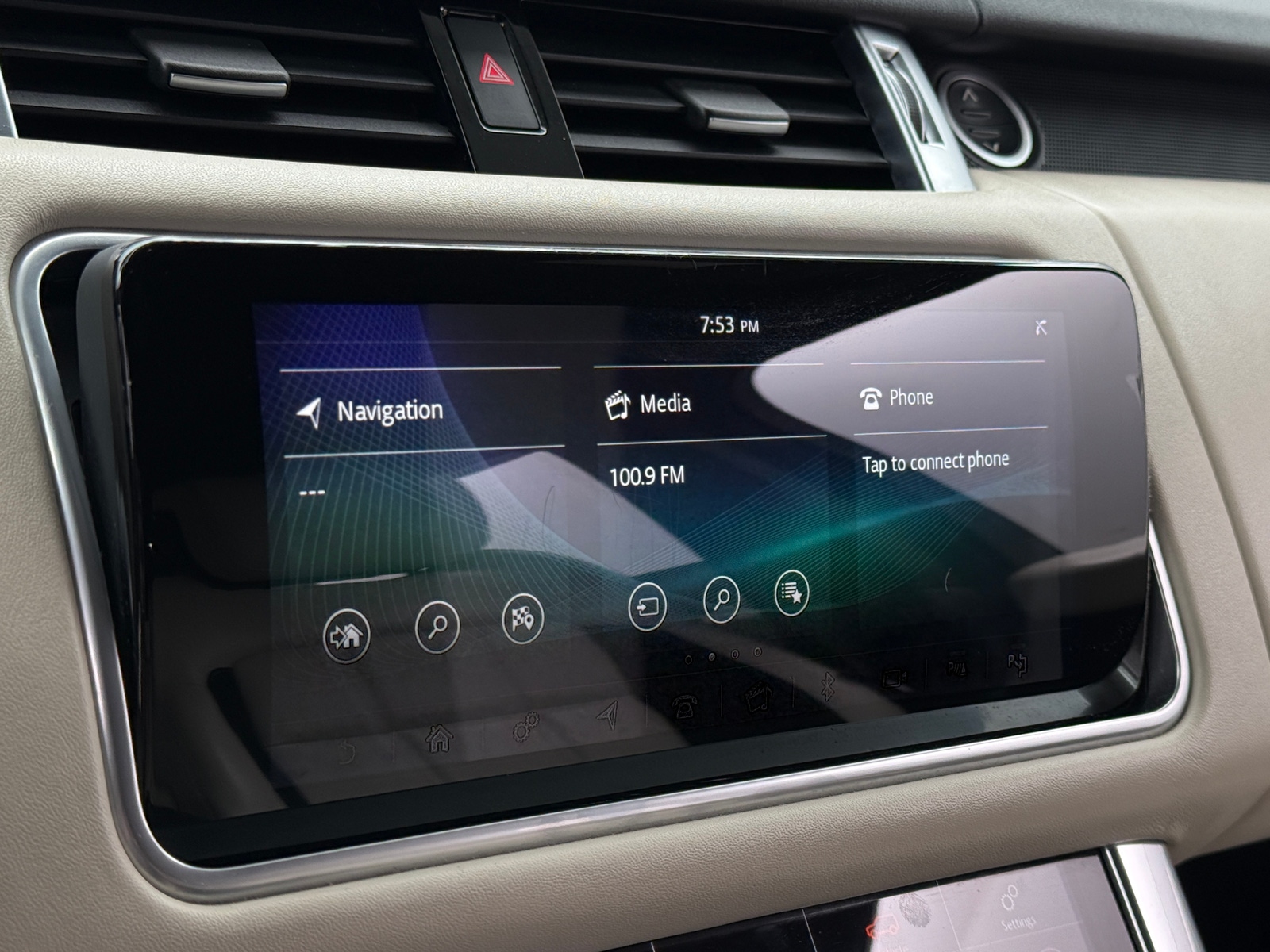 Thumbnail: 2020 Land Rover Range Rover Sport - 4