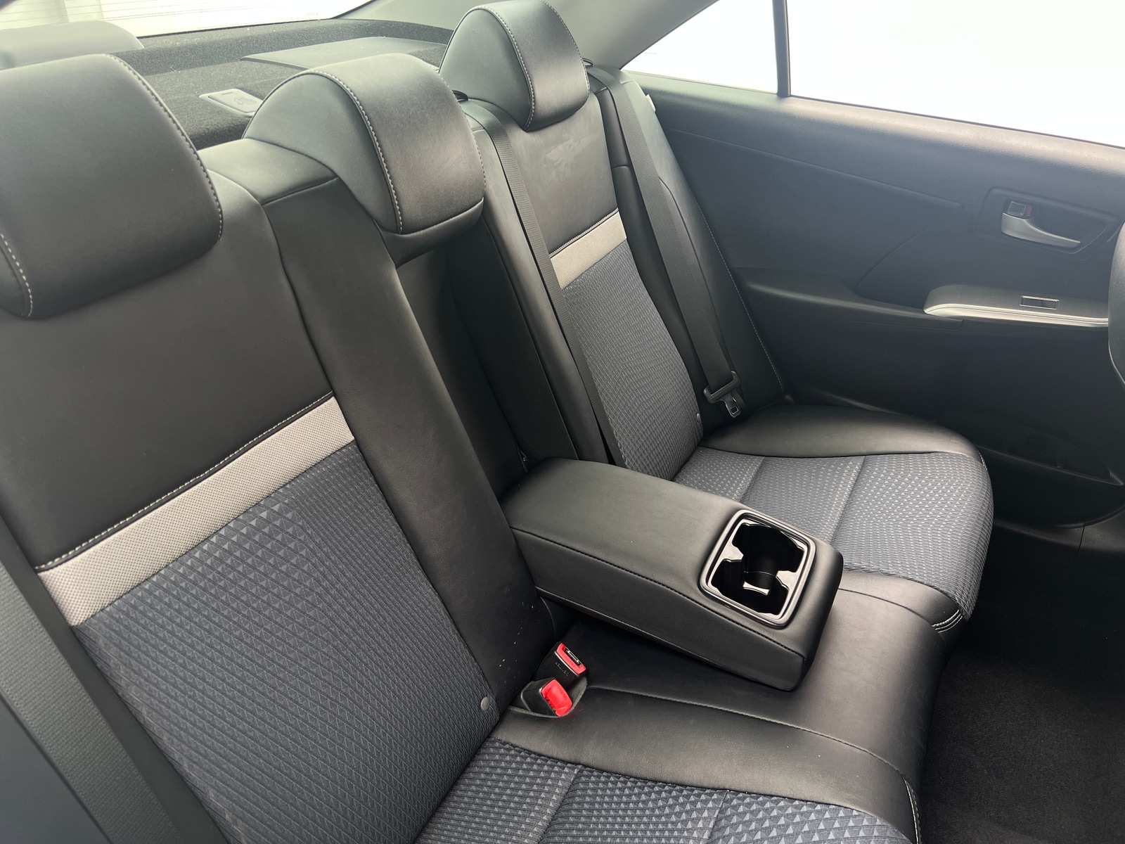 Thumbnail: 2014 Toyota Camry - 6
