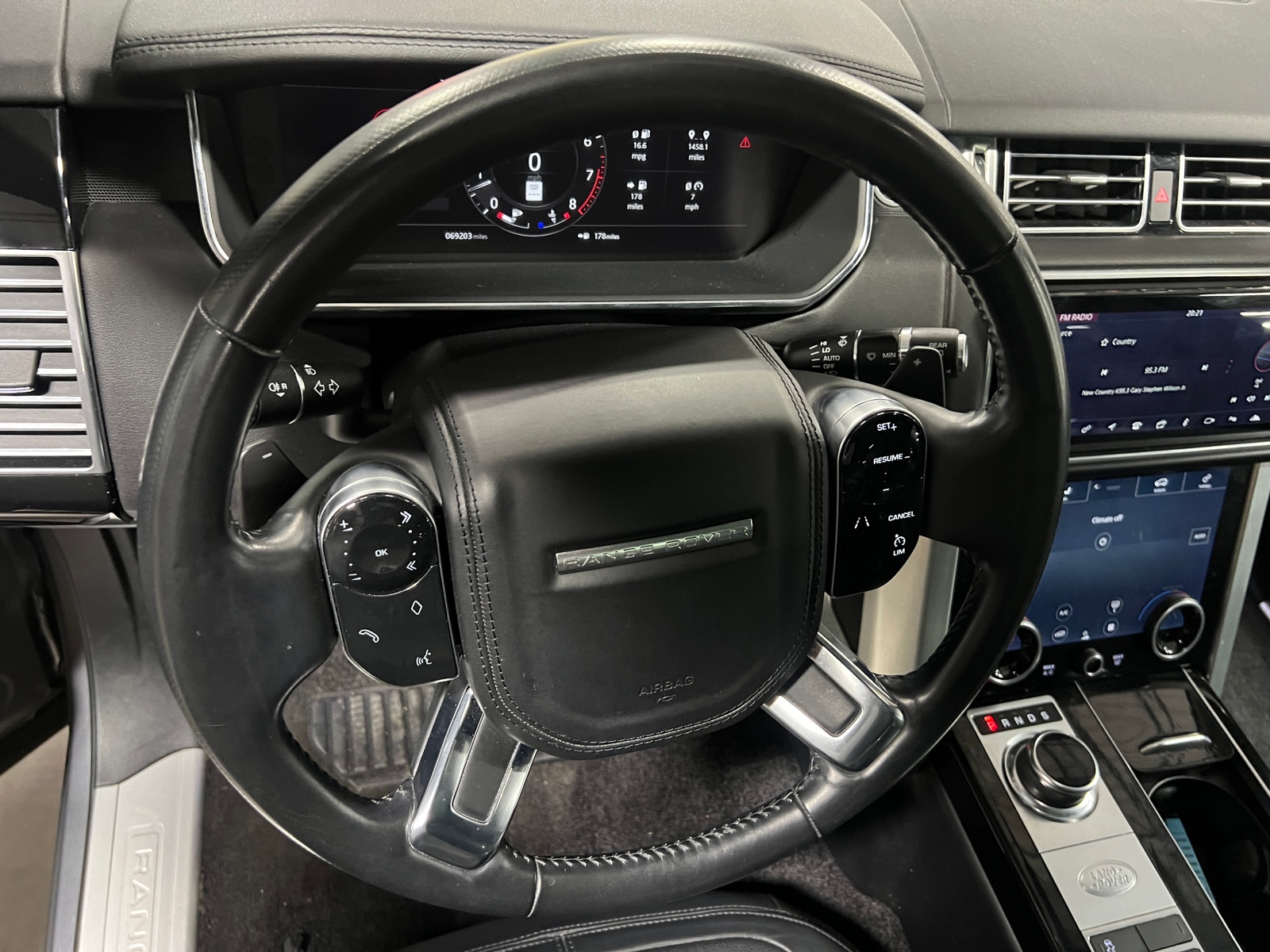 Thumbnail: 2020 Land Rover Range Rover - 4