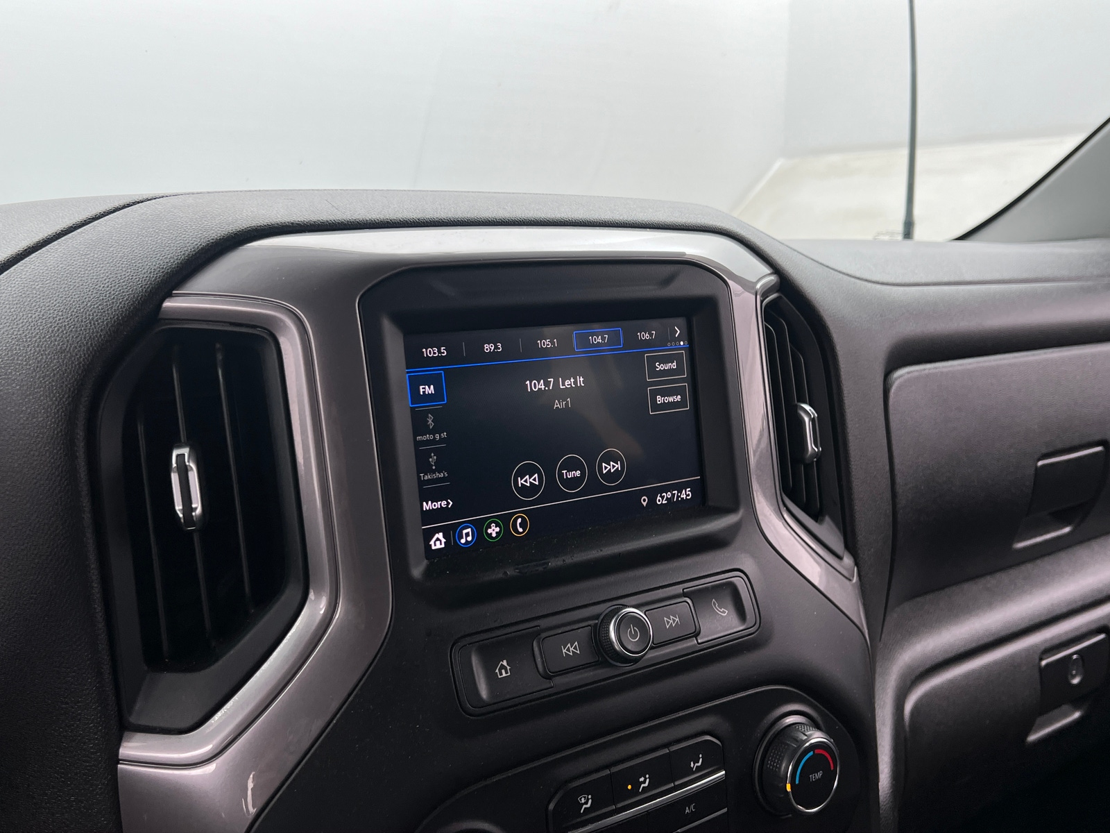 Thumbnail: 2021 Chevrolet Silverado 1500 - 4
