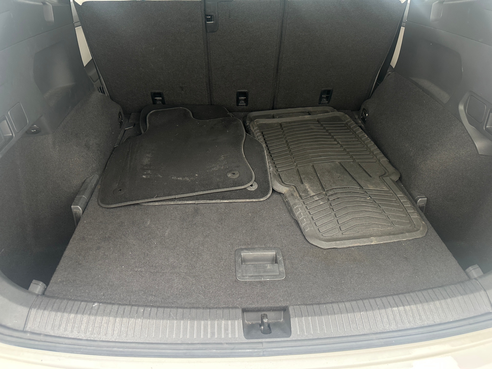 Thumbnail: 2019 Volkswagen Tiguan - 6