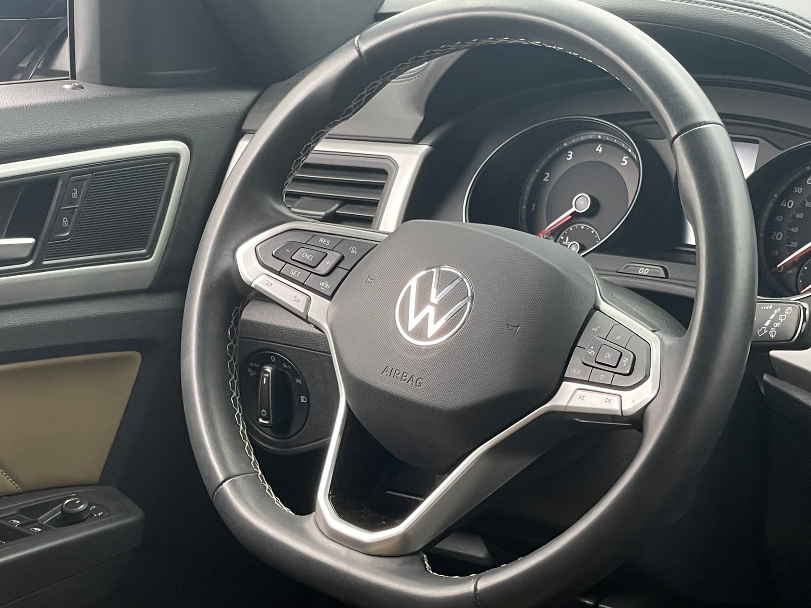 Thumbnail: 2021 Volkswagen Atlas - 4