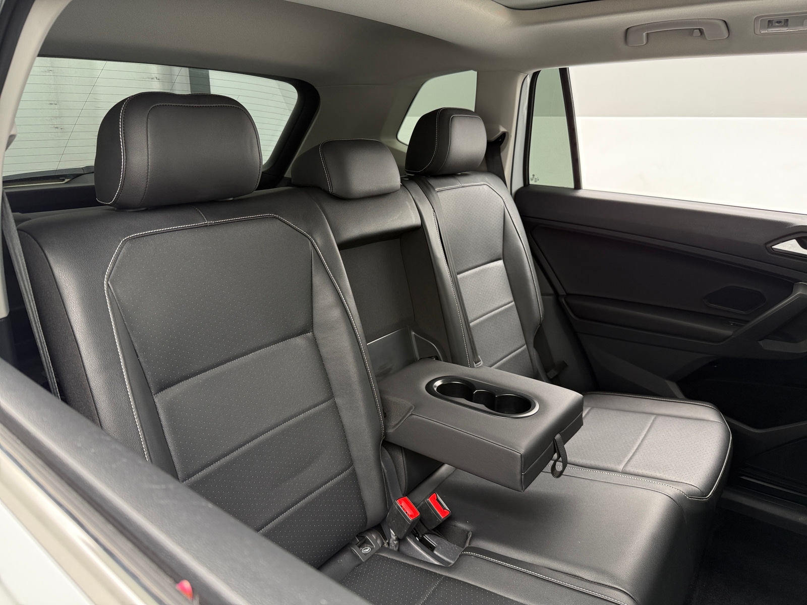 Thumbnail: 2021 Volkswagen Tiguan - 5