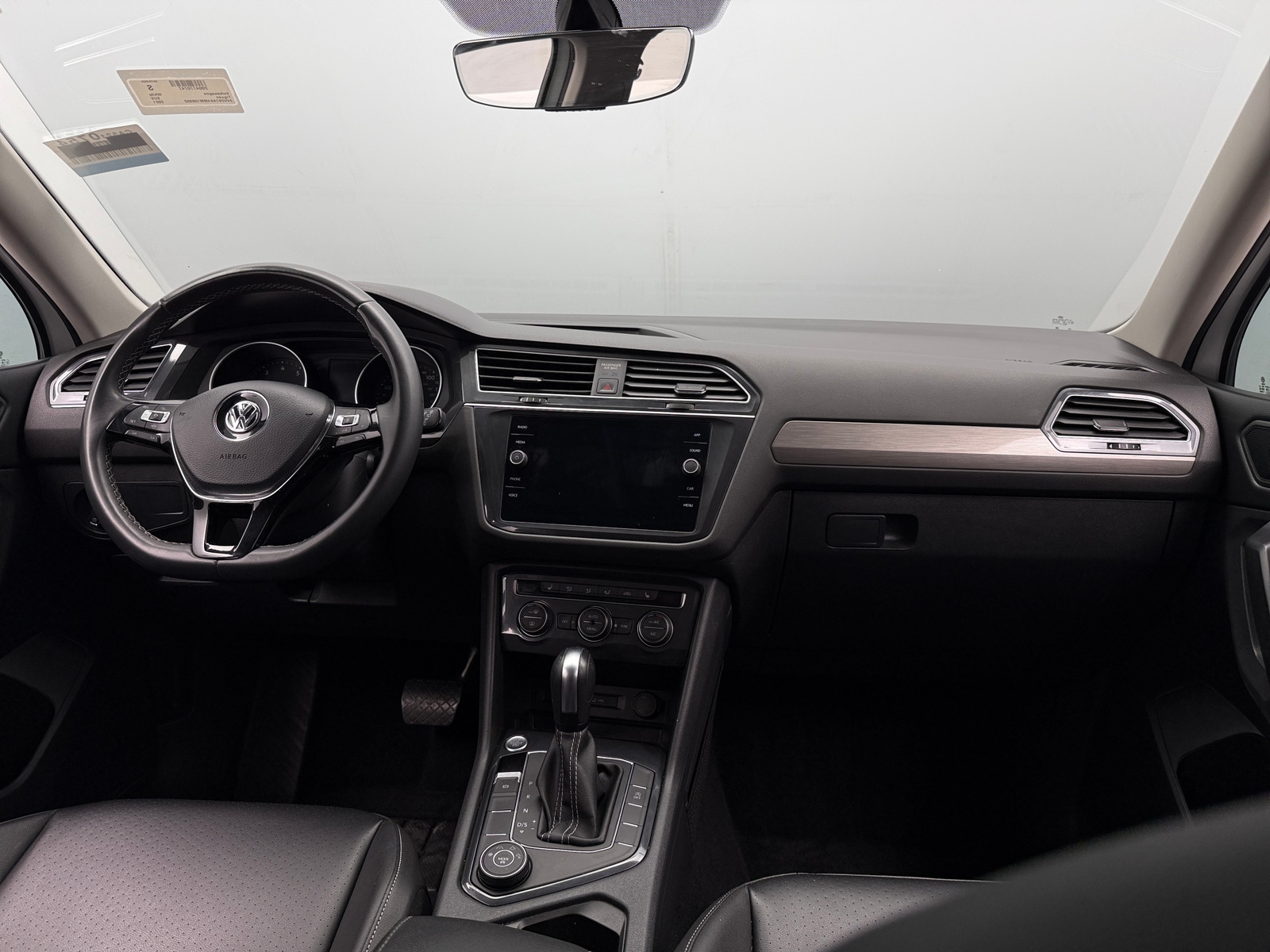Thumbnail: 2021 Volkswagen Tiguan - 2