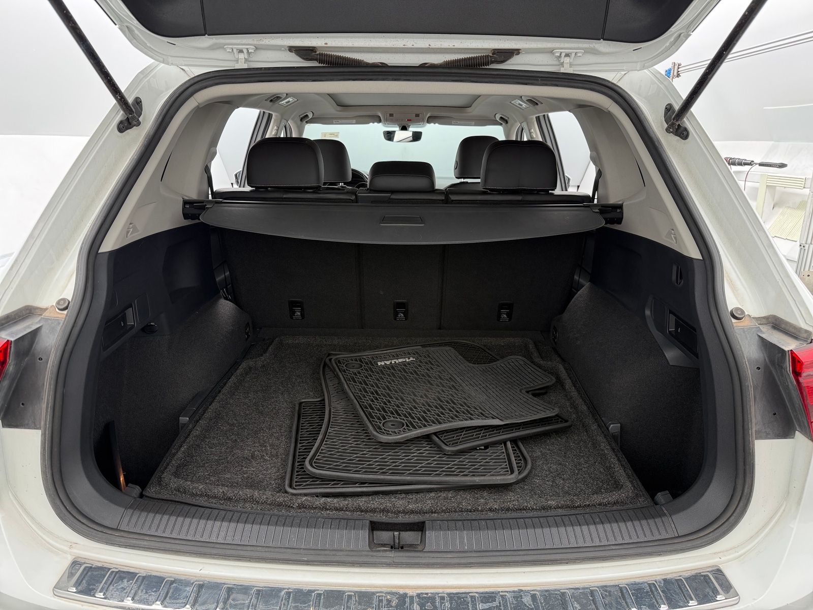 Thumbnail: 2021 Volkswagen Tiguan - 6
