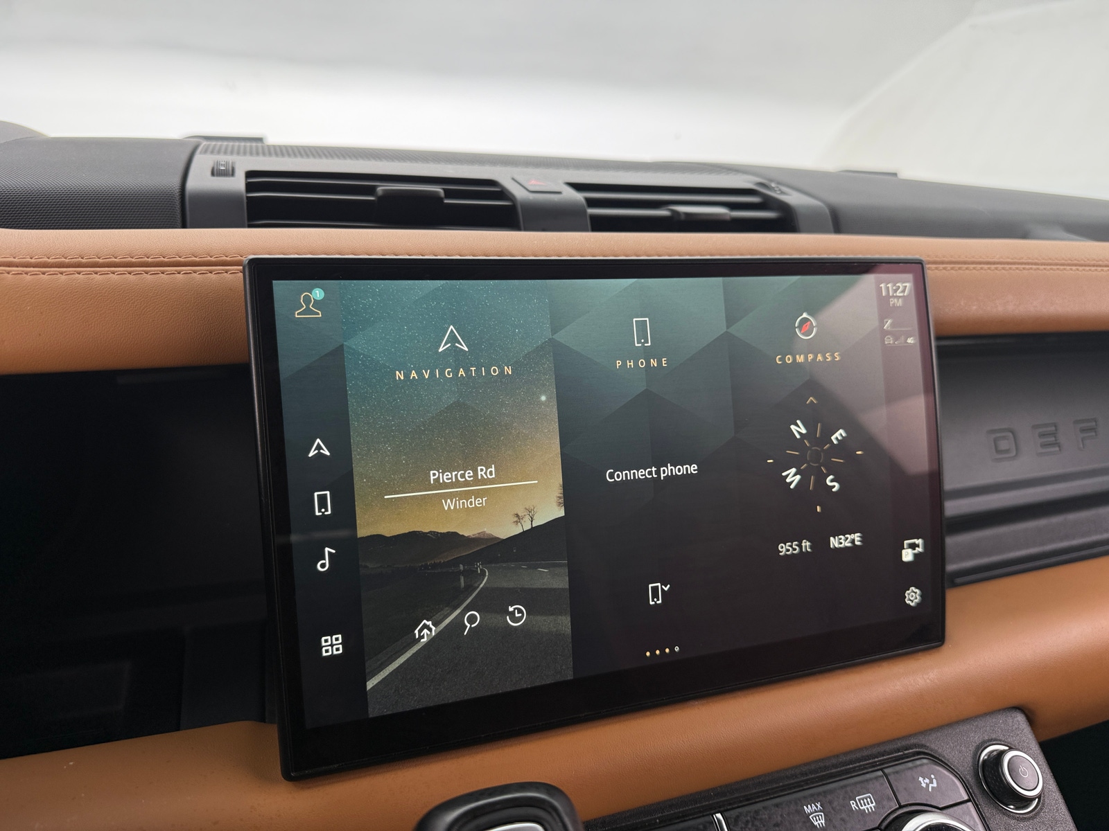 Thumbnail: 2022 Land Rover Defender - 3