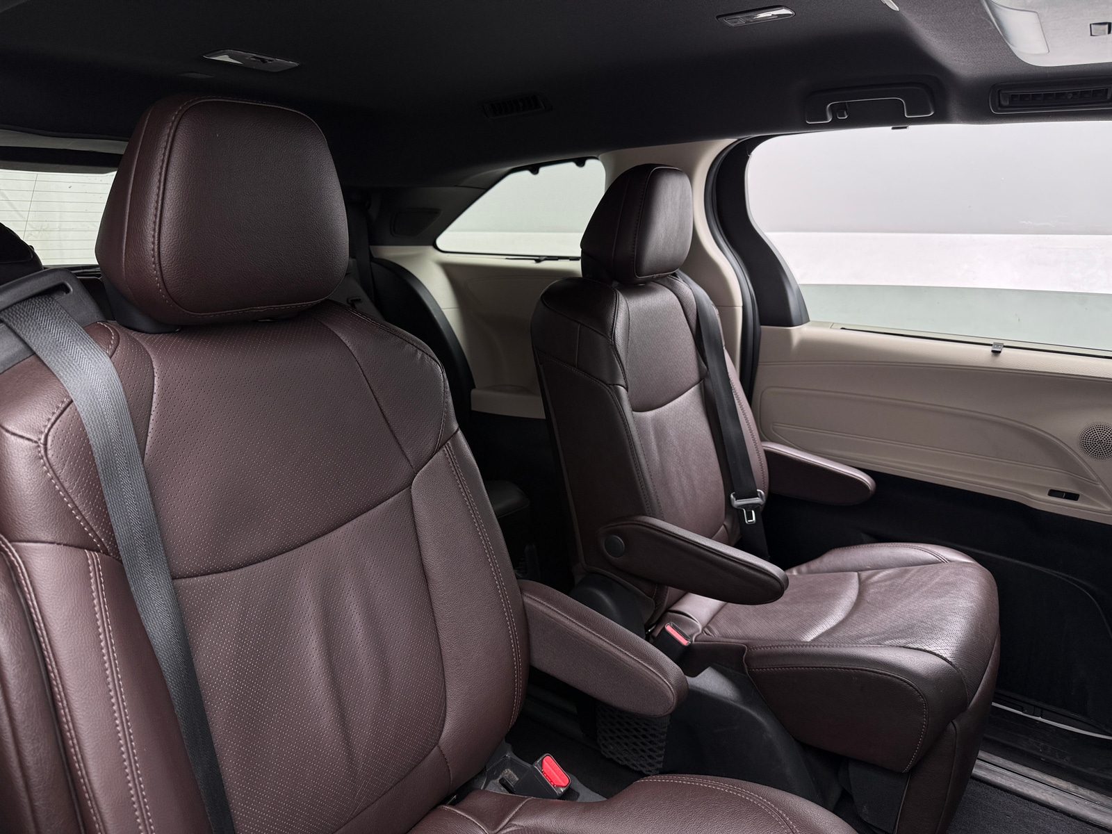 Thumbnail: 2022 Toyota Sienna - 5