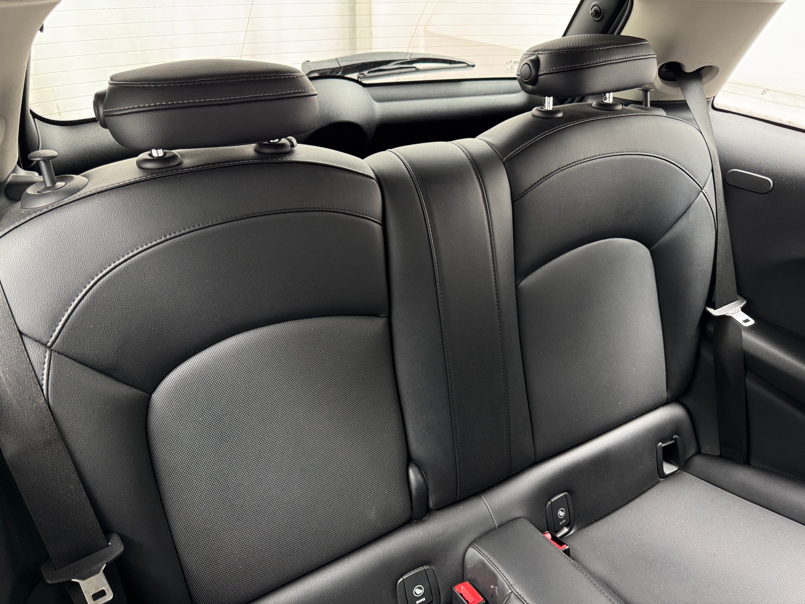 Thumbnail: 2015 MINI Cooper Hardtop - 5