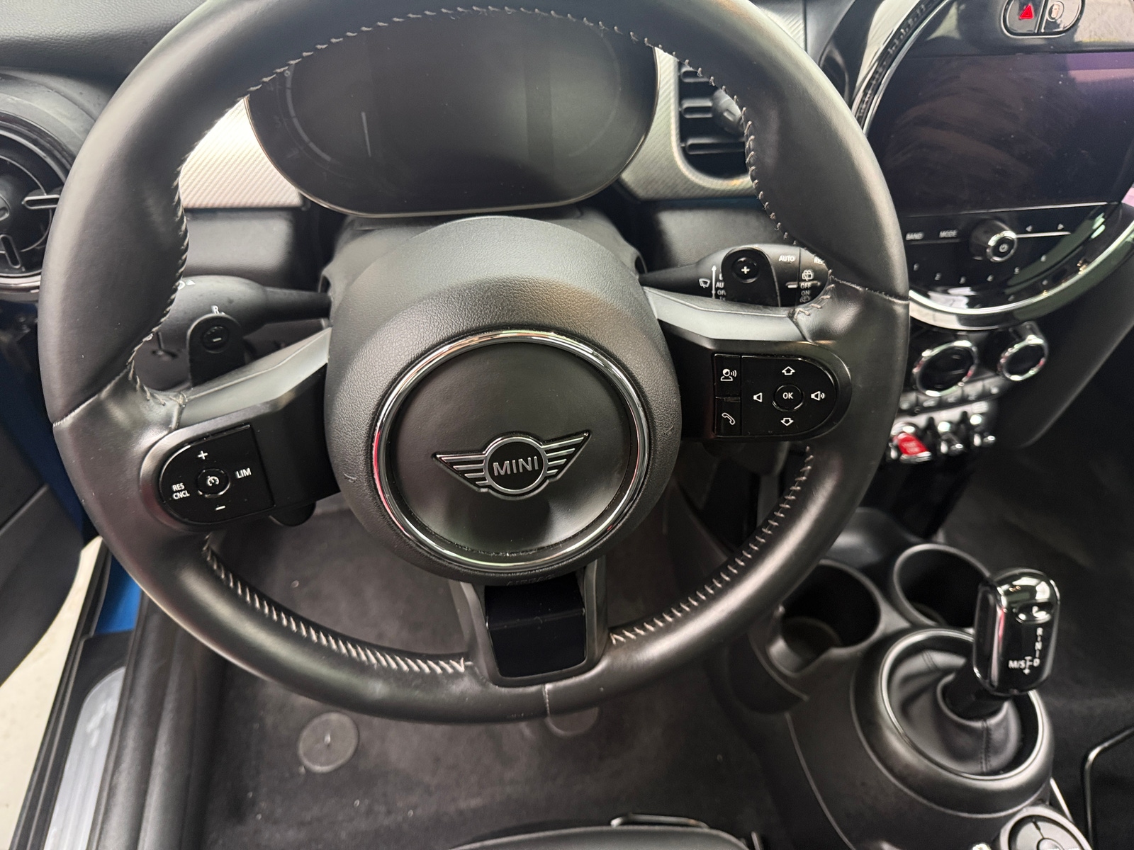 Thumbnail: 2022 MINI Cooper Hardtop - 4